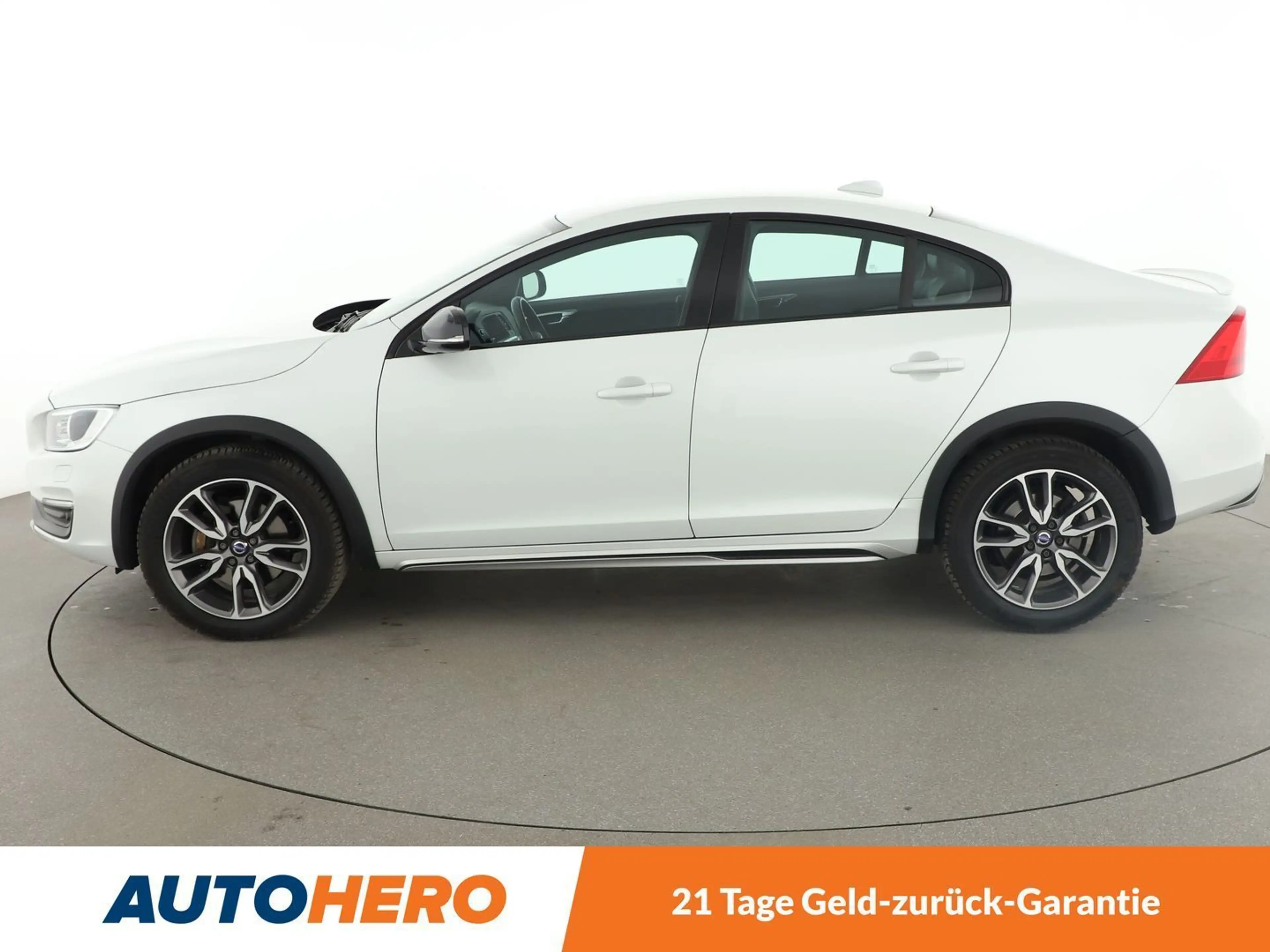 Volvo S60 Cross Country 2.4 D4 Summum AWD Aut.*NAVI*BiXENON*PDC*SHZ*TEMPO* — photo 3