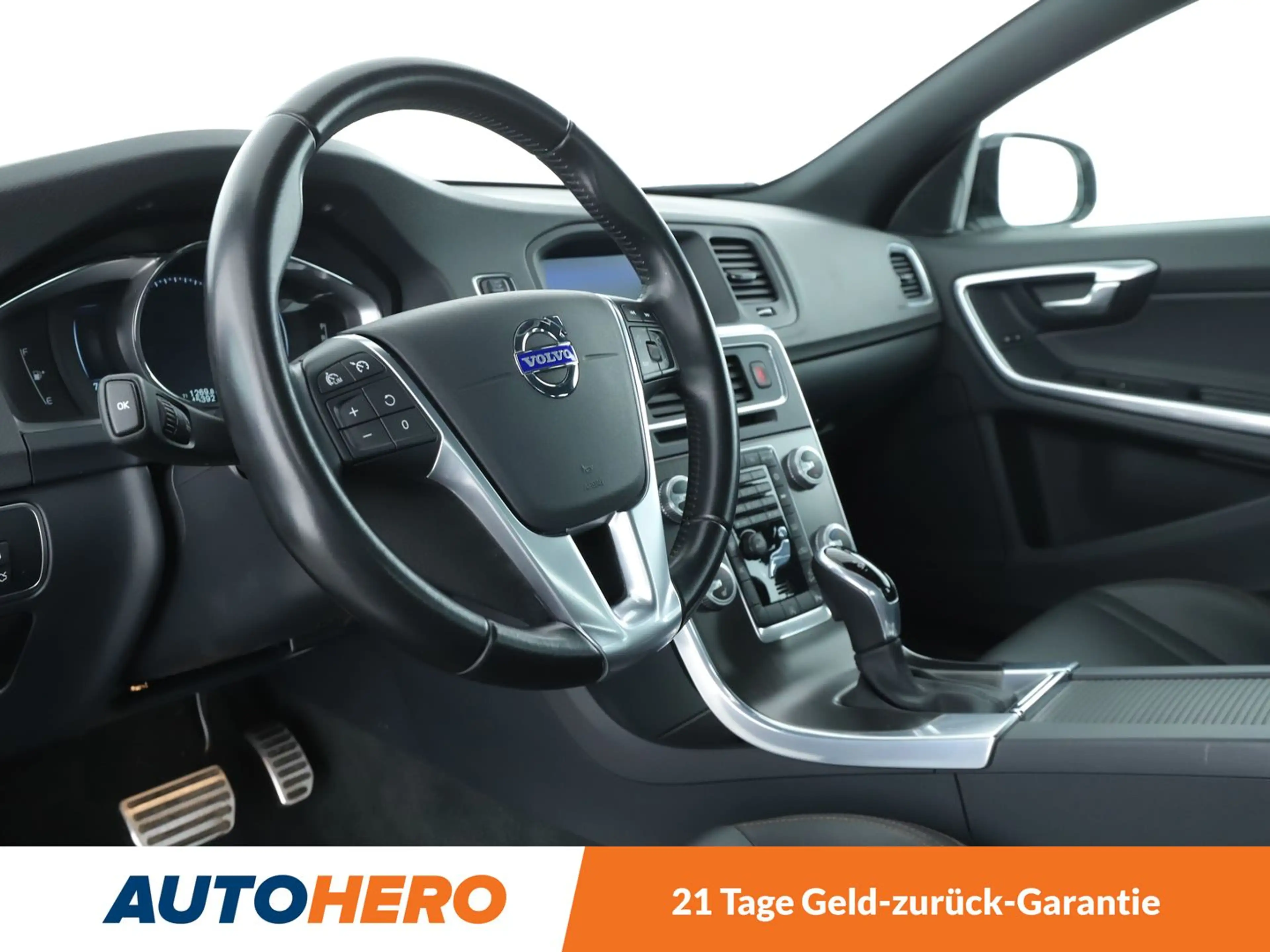 Volvo S60 Cross Country 2.4 D4 Summum AWD Aut.*NAVI*BiXENON*PDC*SHZ*TEMPO* — photo 11