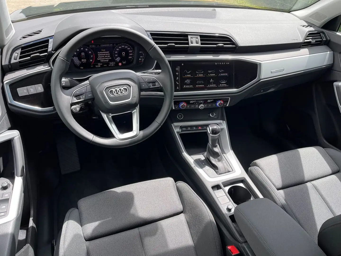 Audi Q3 35 TFSI+Keyless+AHK+StandH+Kamera+ACC Noir - 2