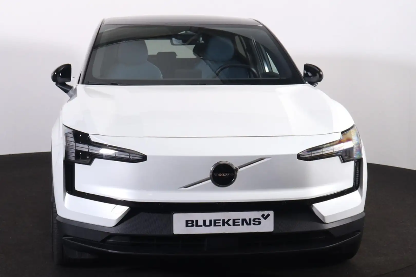 Volvo EX30 Extended Range Plus 69 kWh Adaptive Cruise Control Wit - 2