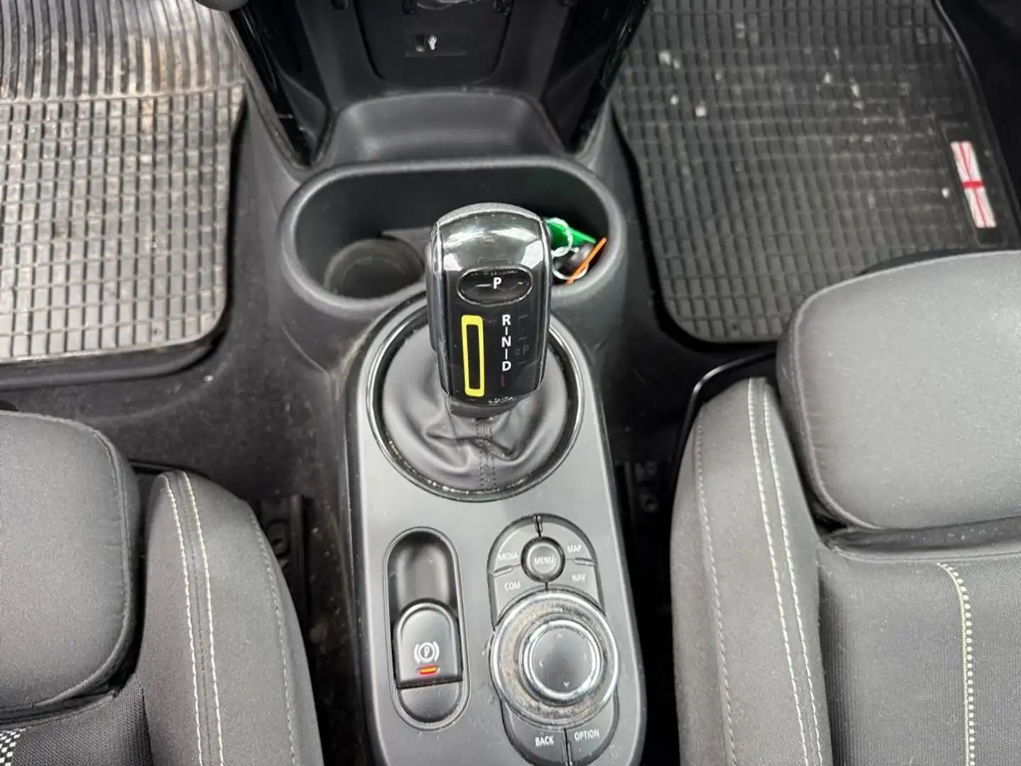 MINI Cooper SE Essential Trim Grau - 2