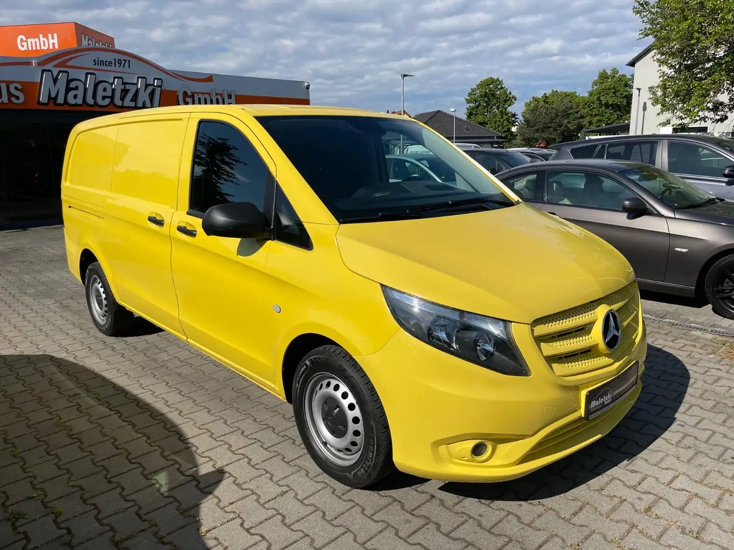 Mercedes-Benz Vito 116 CDI Kasten Lang*Klima*StHz*Kamera*Navi* Yellow - 2