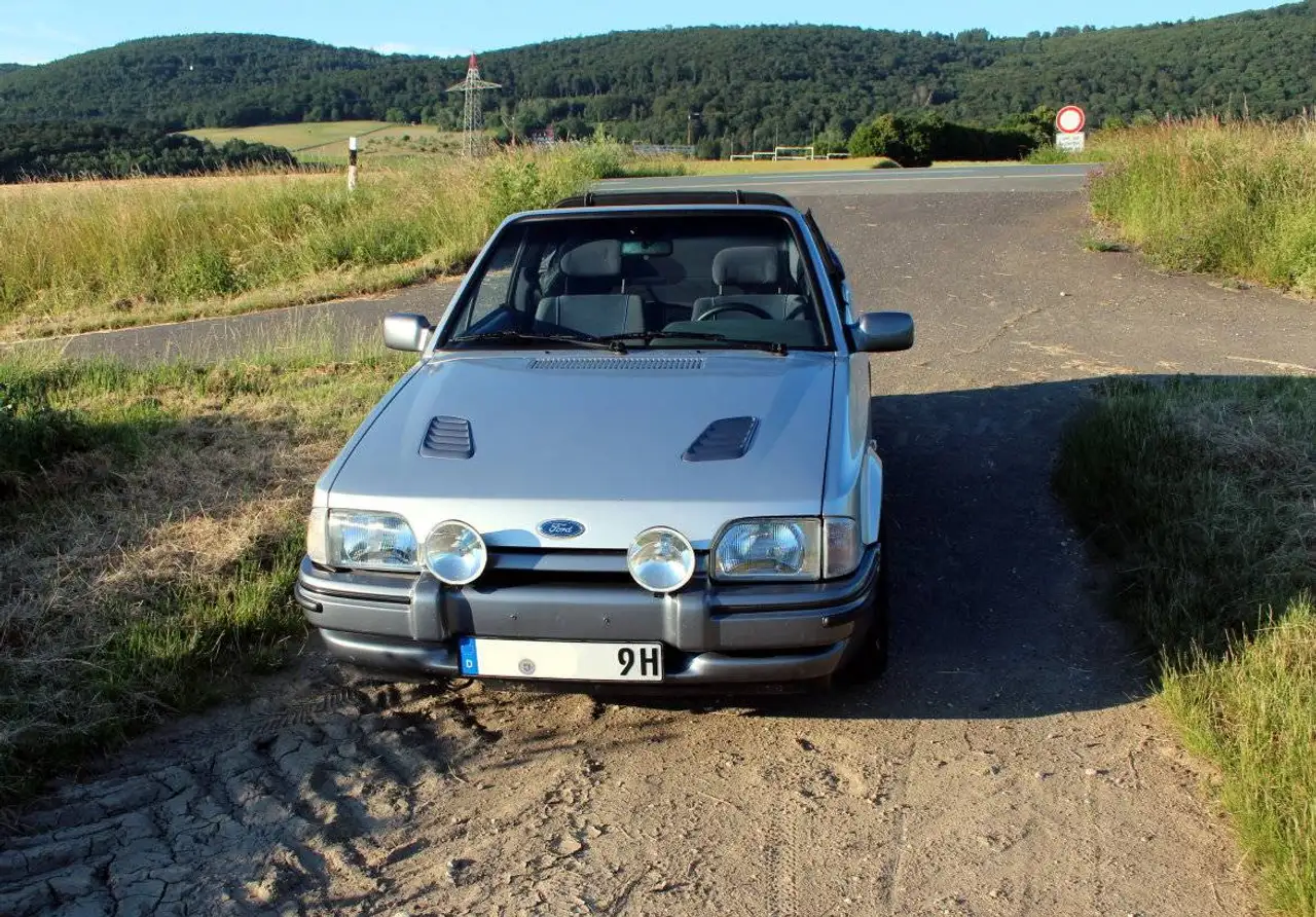 Ford Escort XR3i cabrio, foto 2
