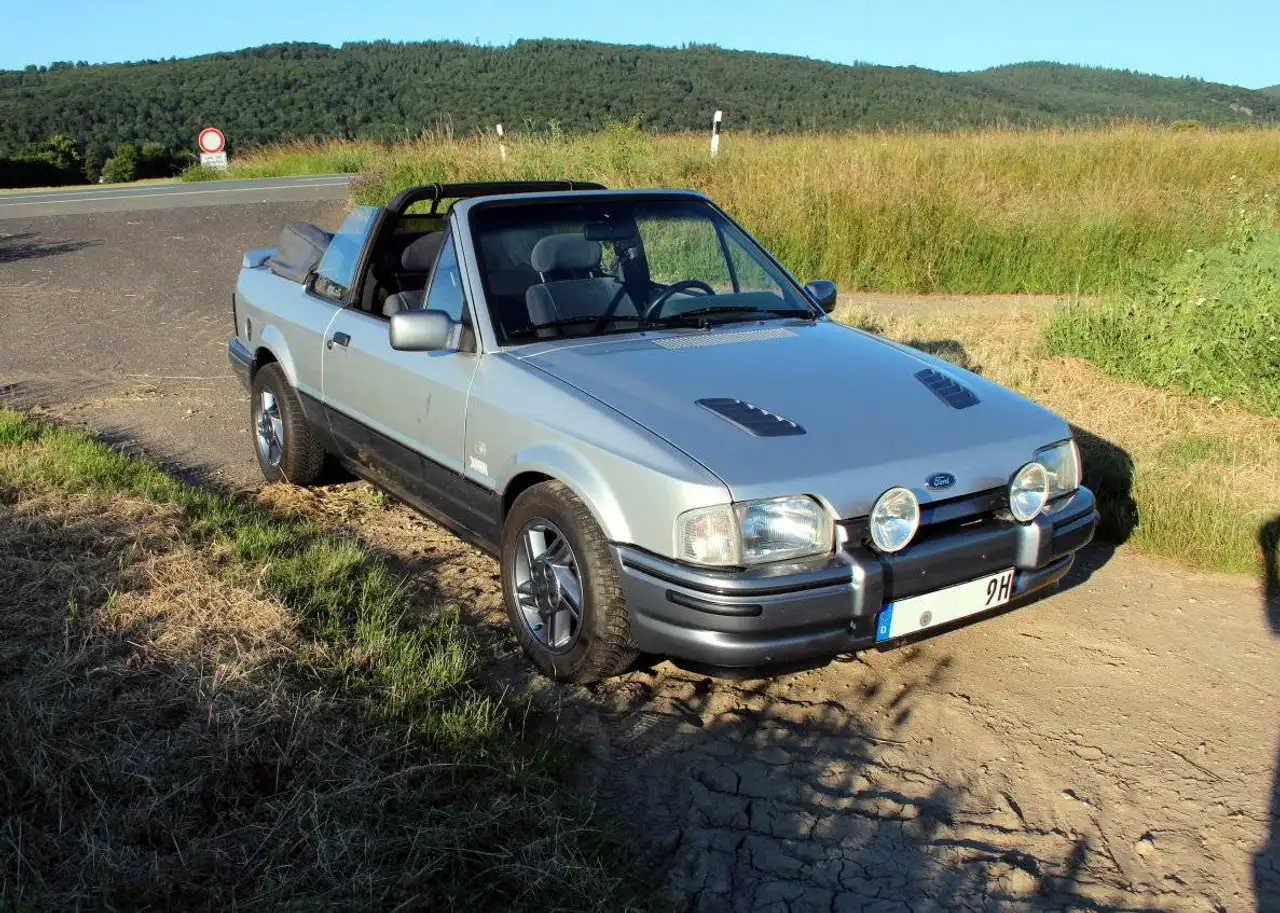Ford Escort XR3i cabrio, foto 1