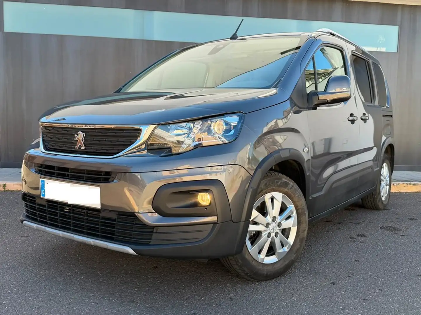 Peugeot Rifter Style Standard BlueHDi 96kW Marrón - 1