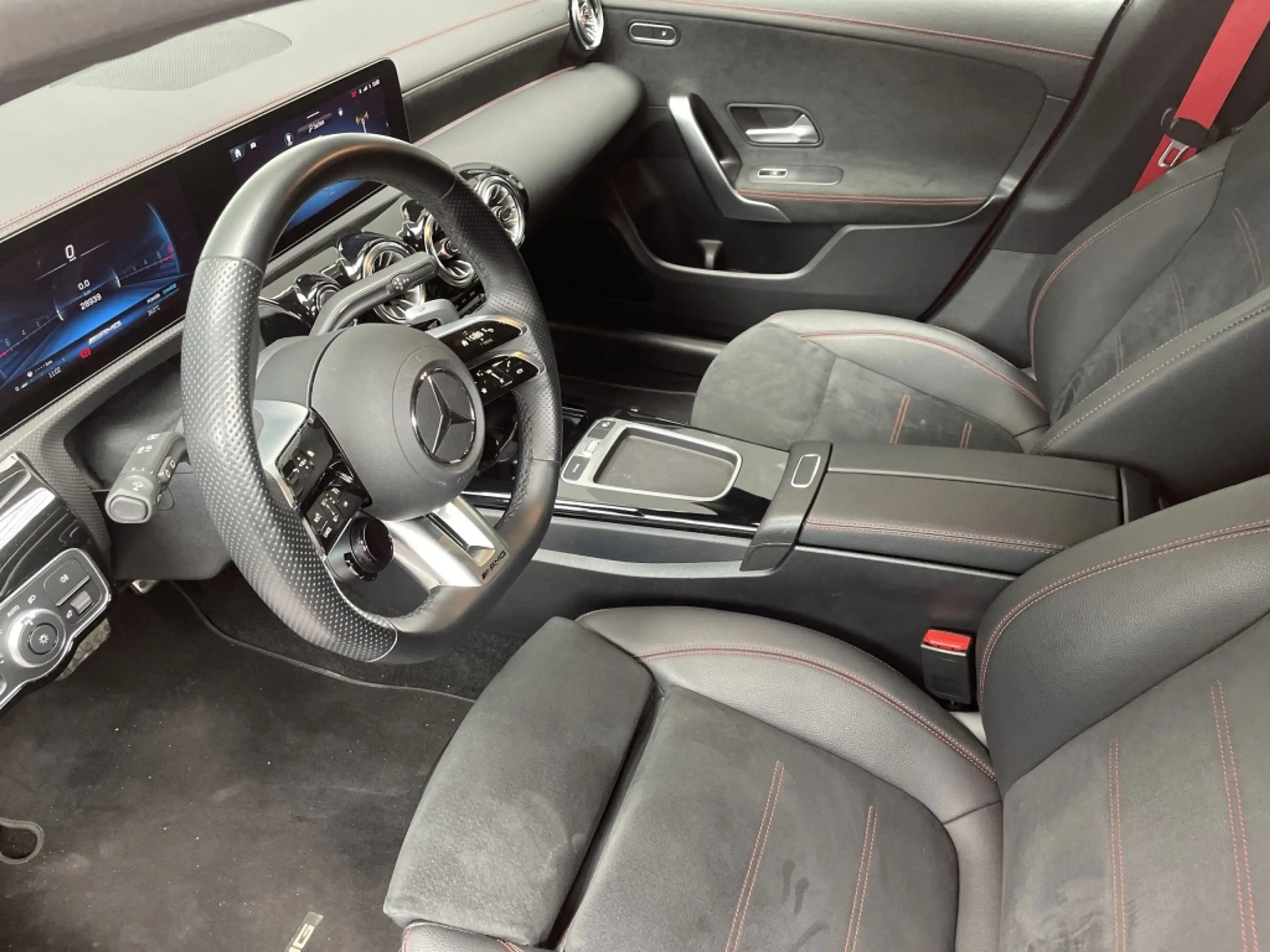 Mercedes-Benz CLA 35 AMG 4M ShootingBrake AHK NIGHT PANO SOUND — photo 9