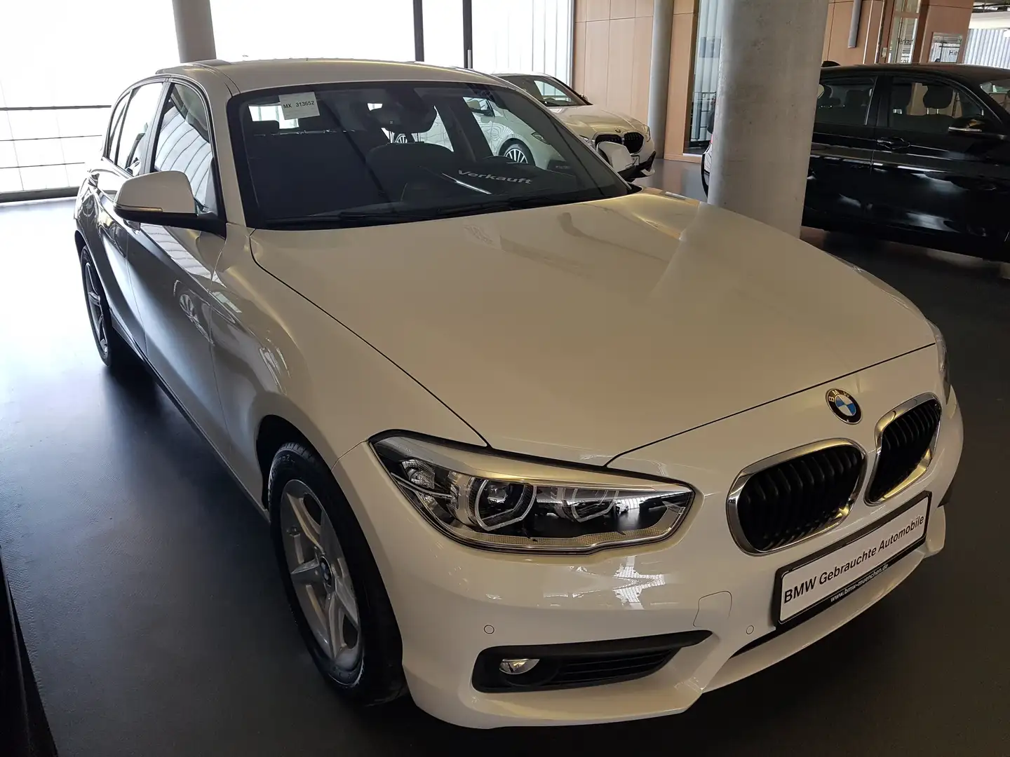 BMW 120 120i Aut. Advantage, nur 25.500 km Weiß - 1