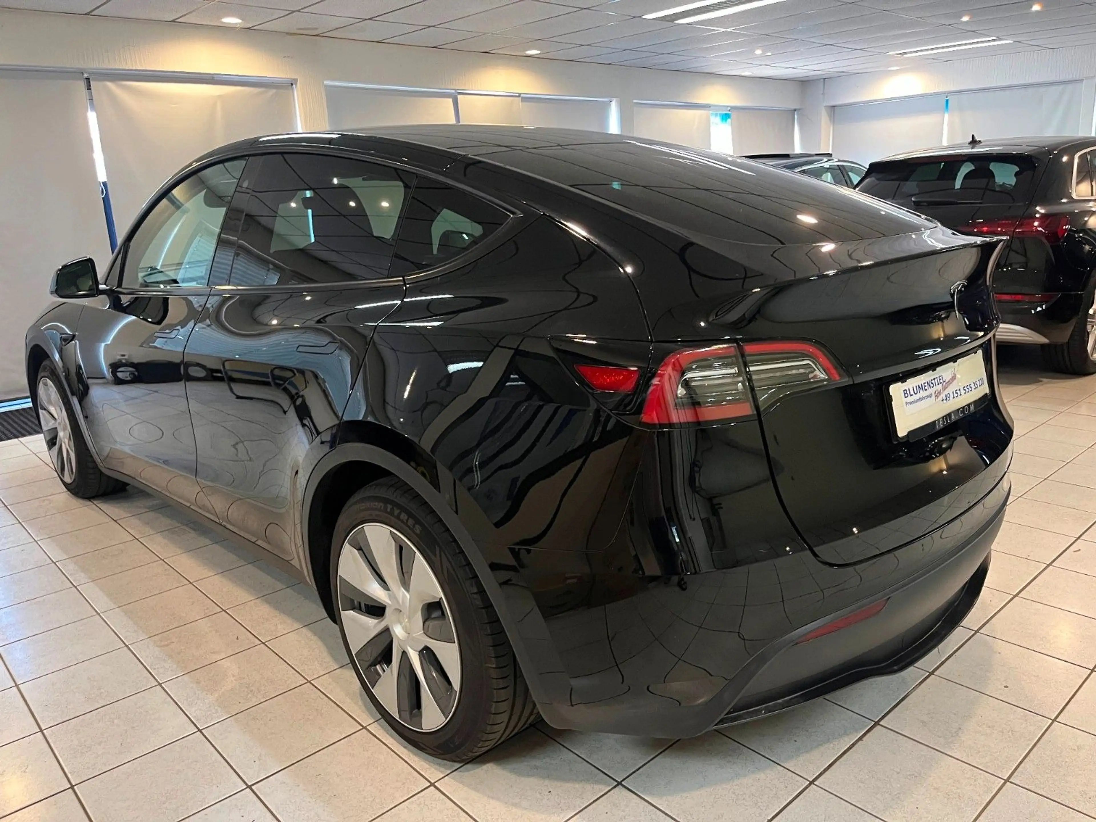 Tesla Model Y LR AWD+kaufen auch Tesla an+ — photo 7