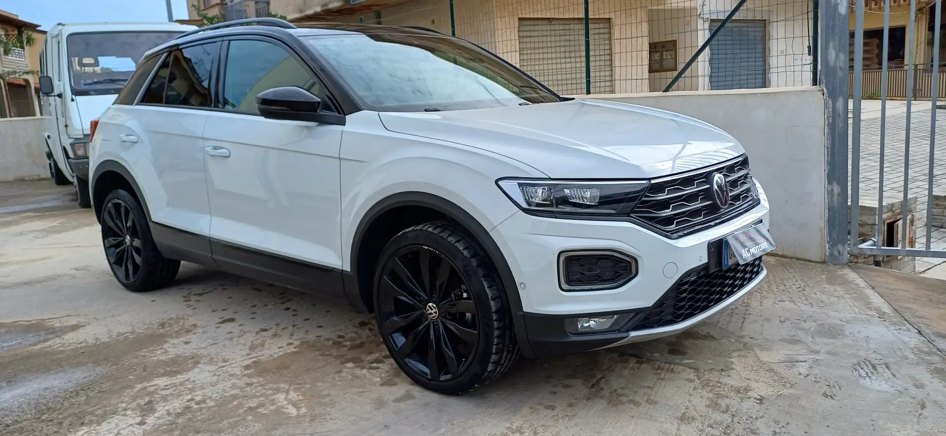 Volkswagen T-Roc - 1