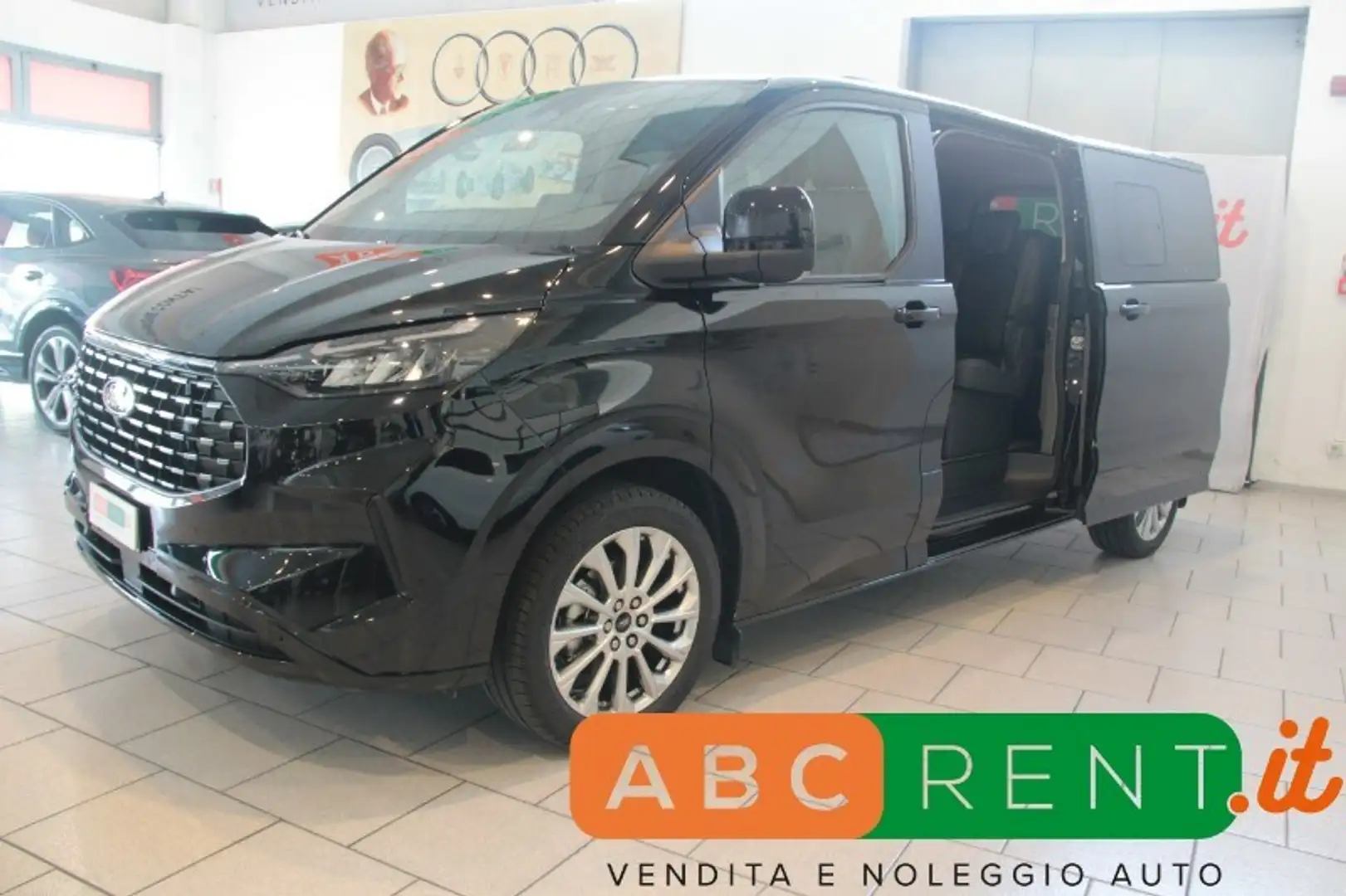 Ford Tourneo Custom Tourneo Custom 320 2.0 EcoBlue 170CV aut. AWD PL T Zwart - 2