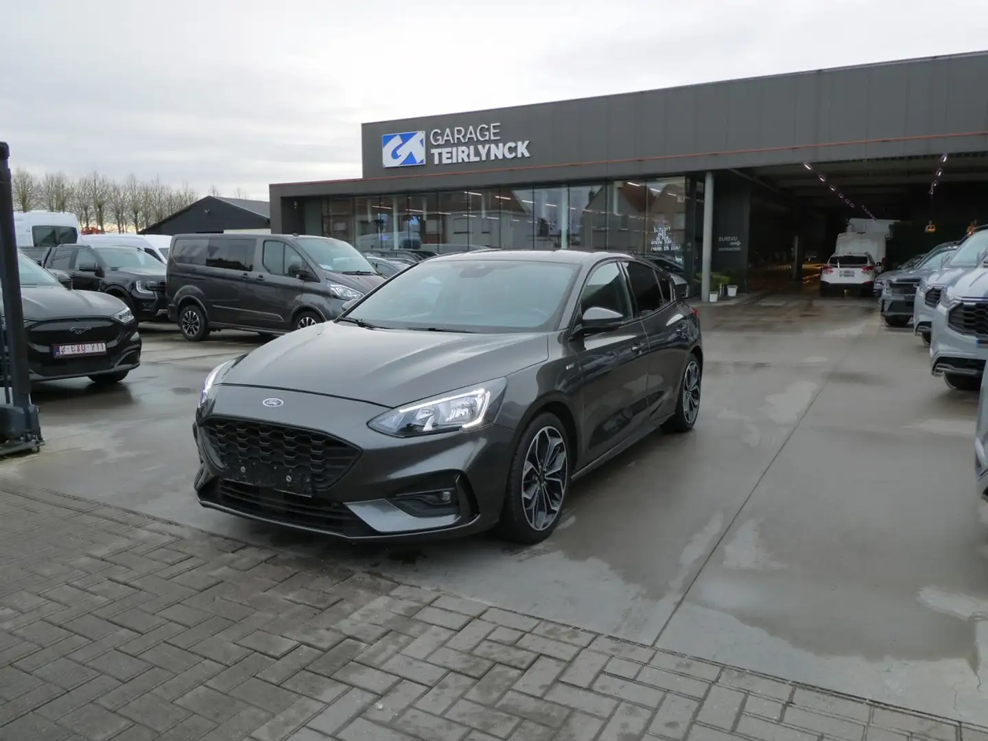 Ford Focus 5d 1.5 EcoBoost 150pk ST Line LEder '19 (89371) Gris - 1