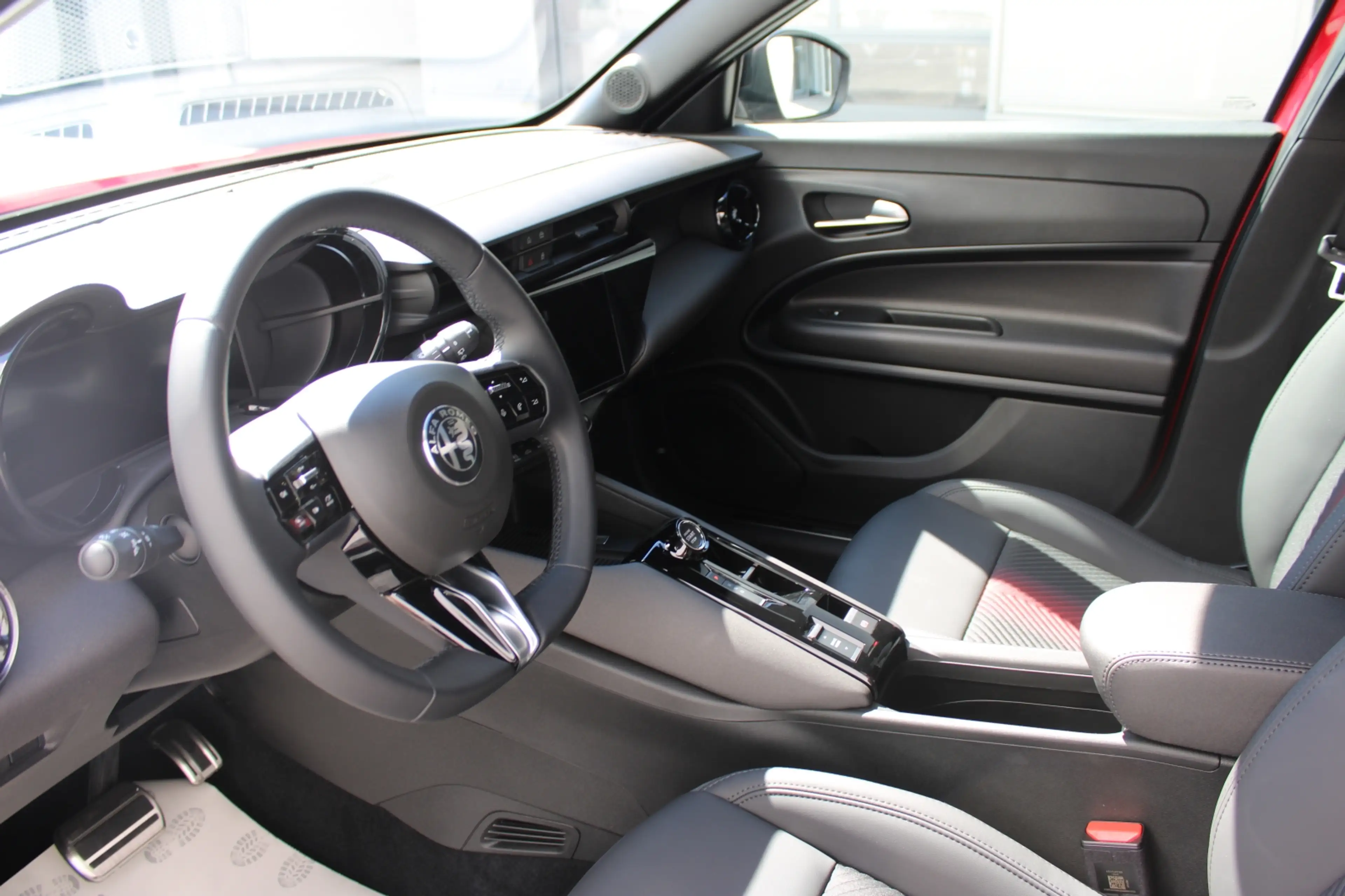 Alfa Romeo Junior Junior Q4 Ibrida 145 TI — photo 4