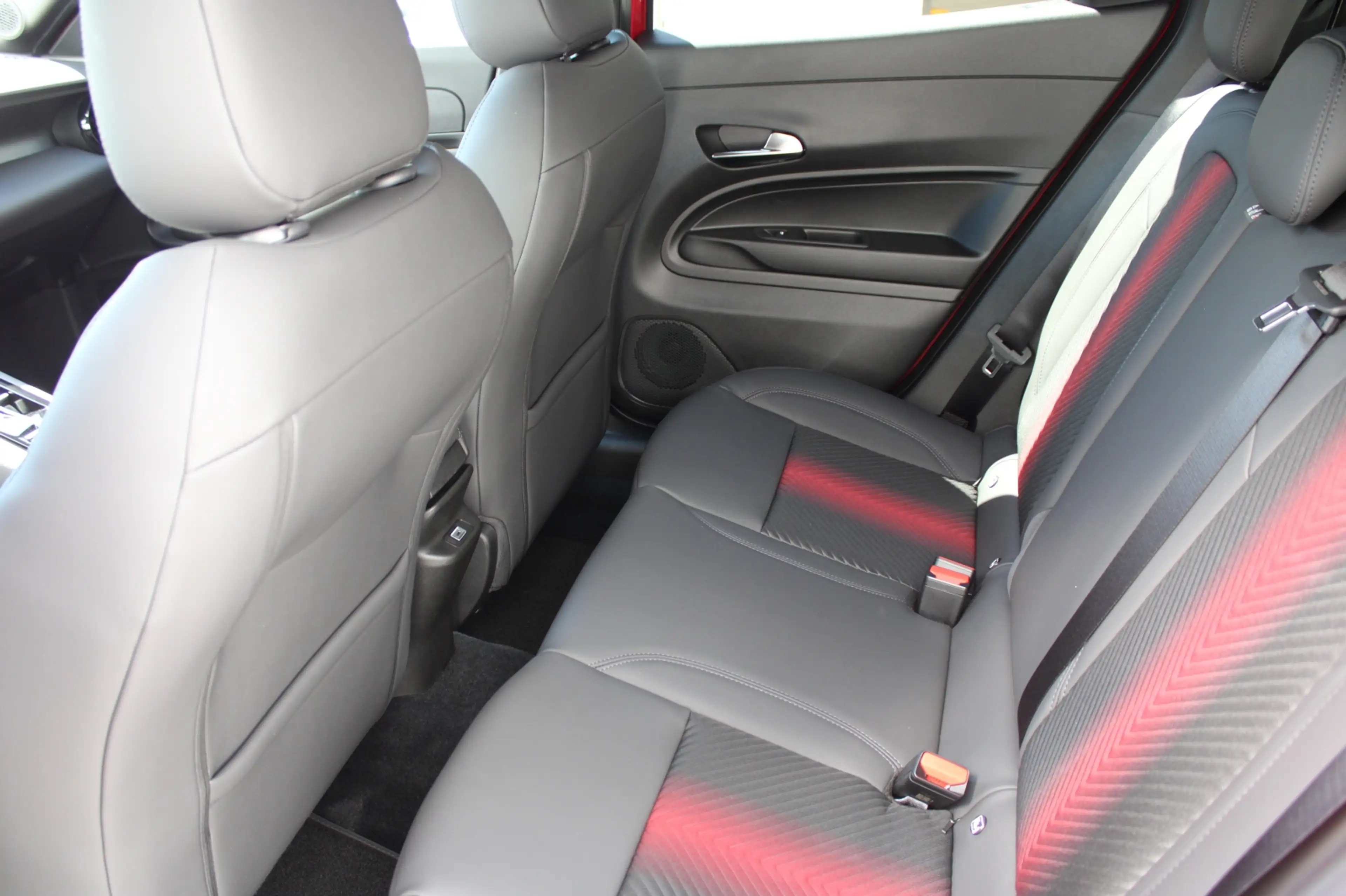 Alfa Romeo Junior Junior Q4 Ibrida 145 TI — photo 9