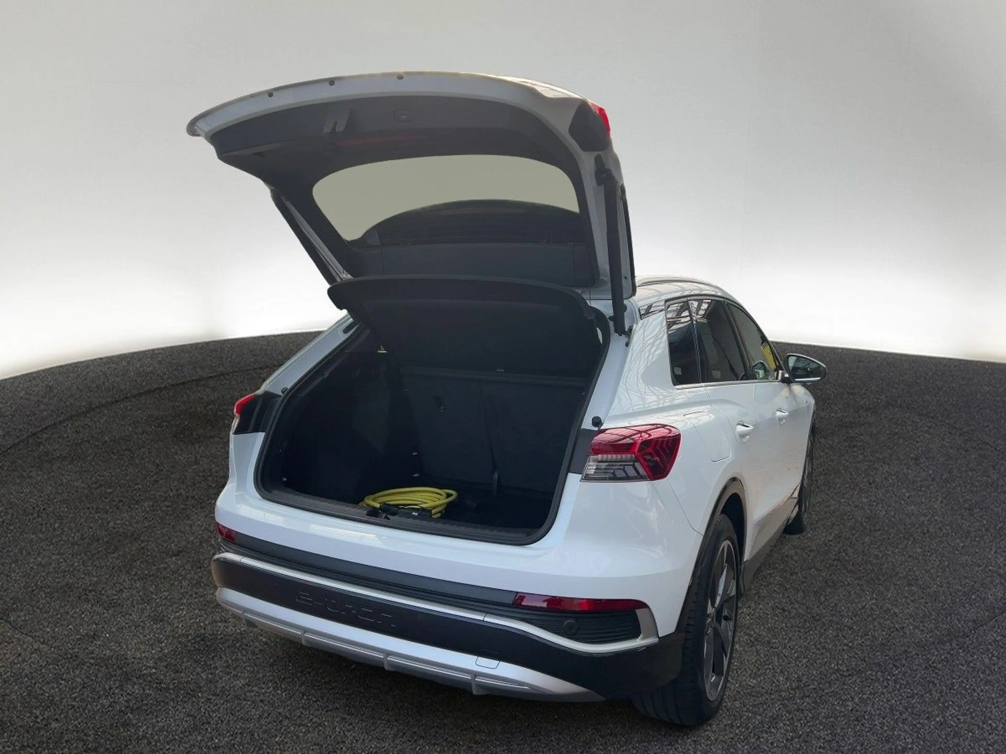 Audi Q4 e-tron Q4 40 e-tron 150 kW S line Navi AHK Sonos Kamera — photo 10