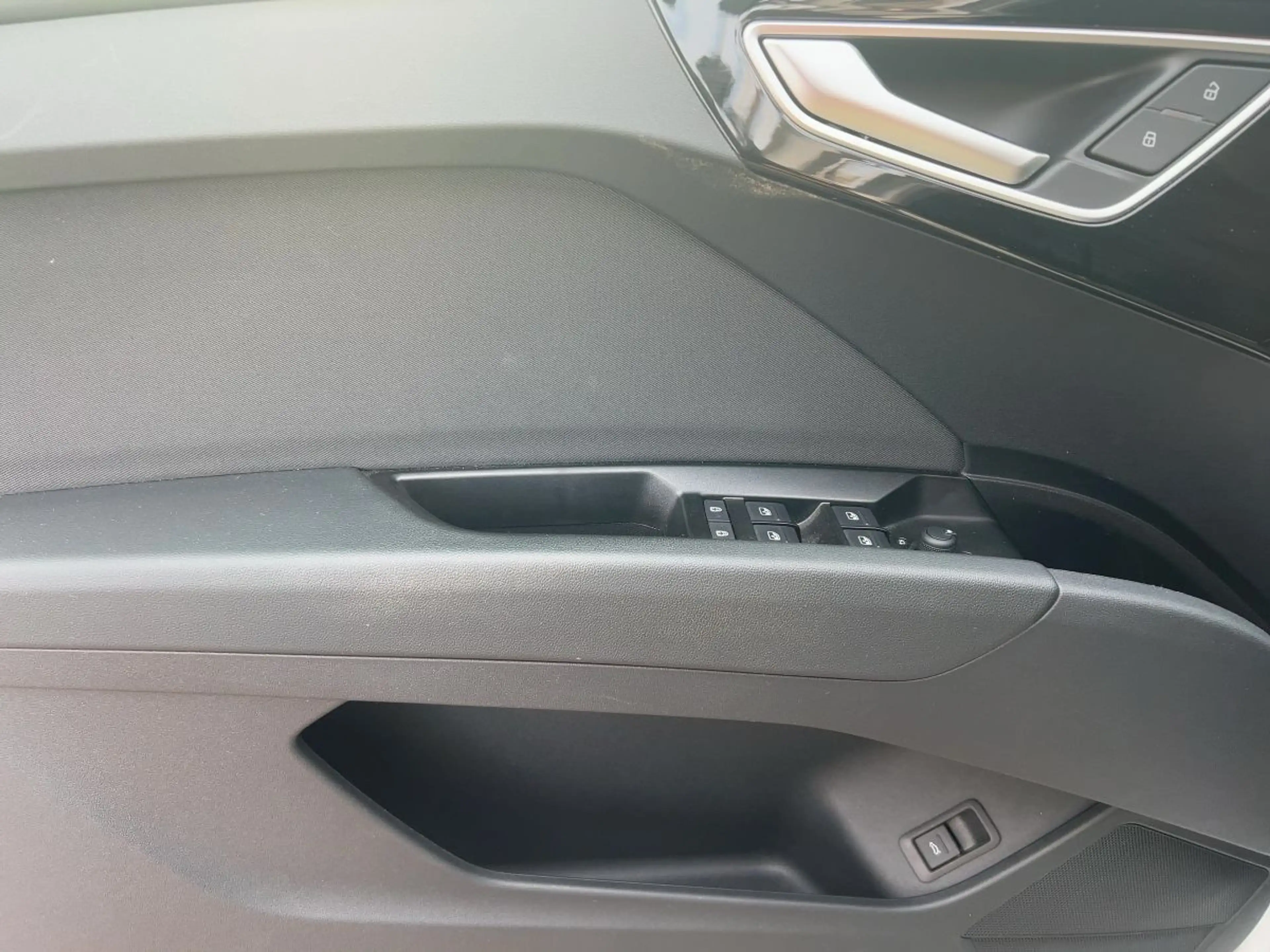 Audi Q4 e-tron Q4 40 e-tron 150 kW S line Navi AHK Sonos Kamera — photo 13
