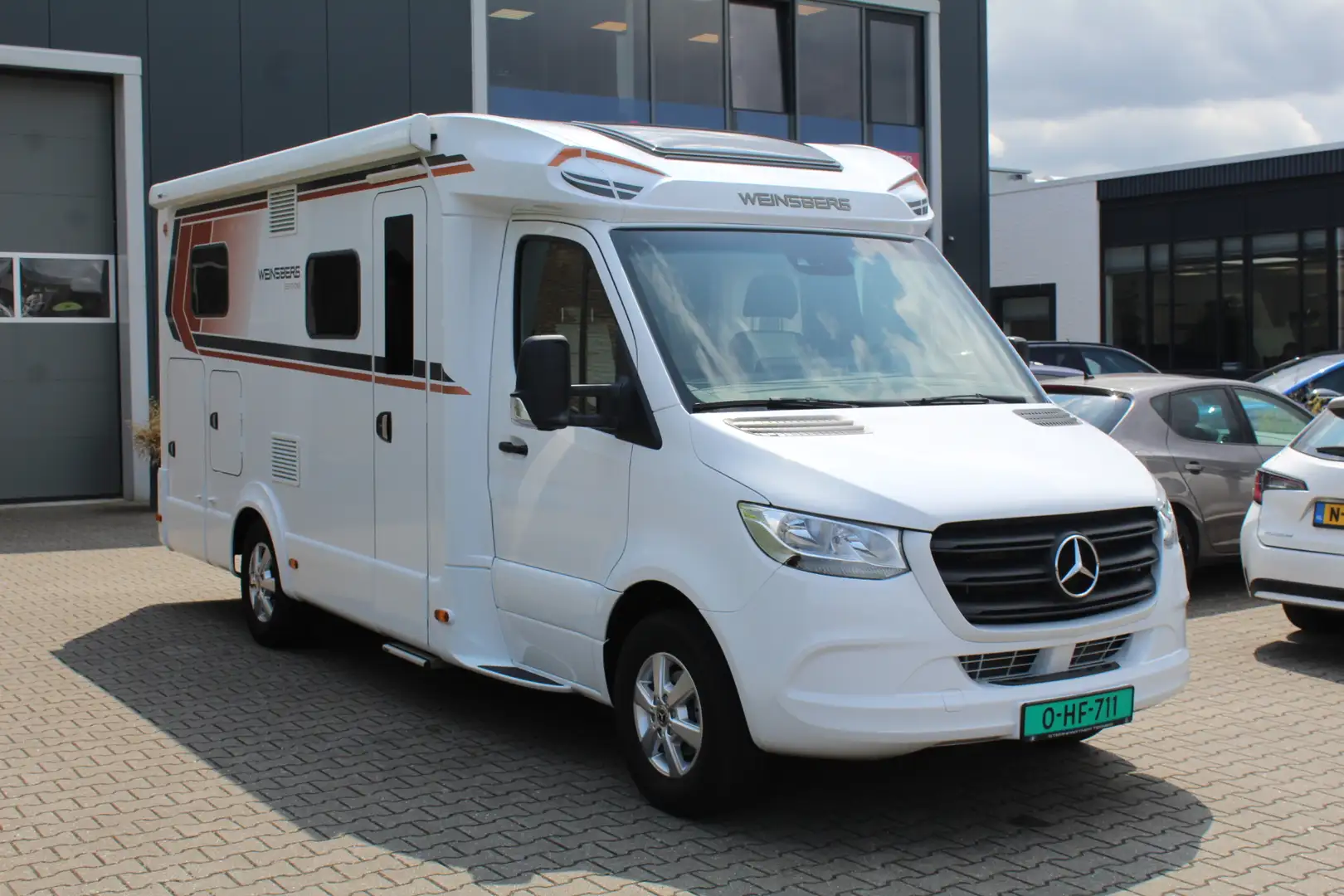 Weinsberg 640 MEG PEPPER EDITION 9 Traps Automaat 170PK Bianco - 2