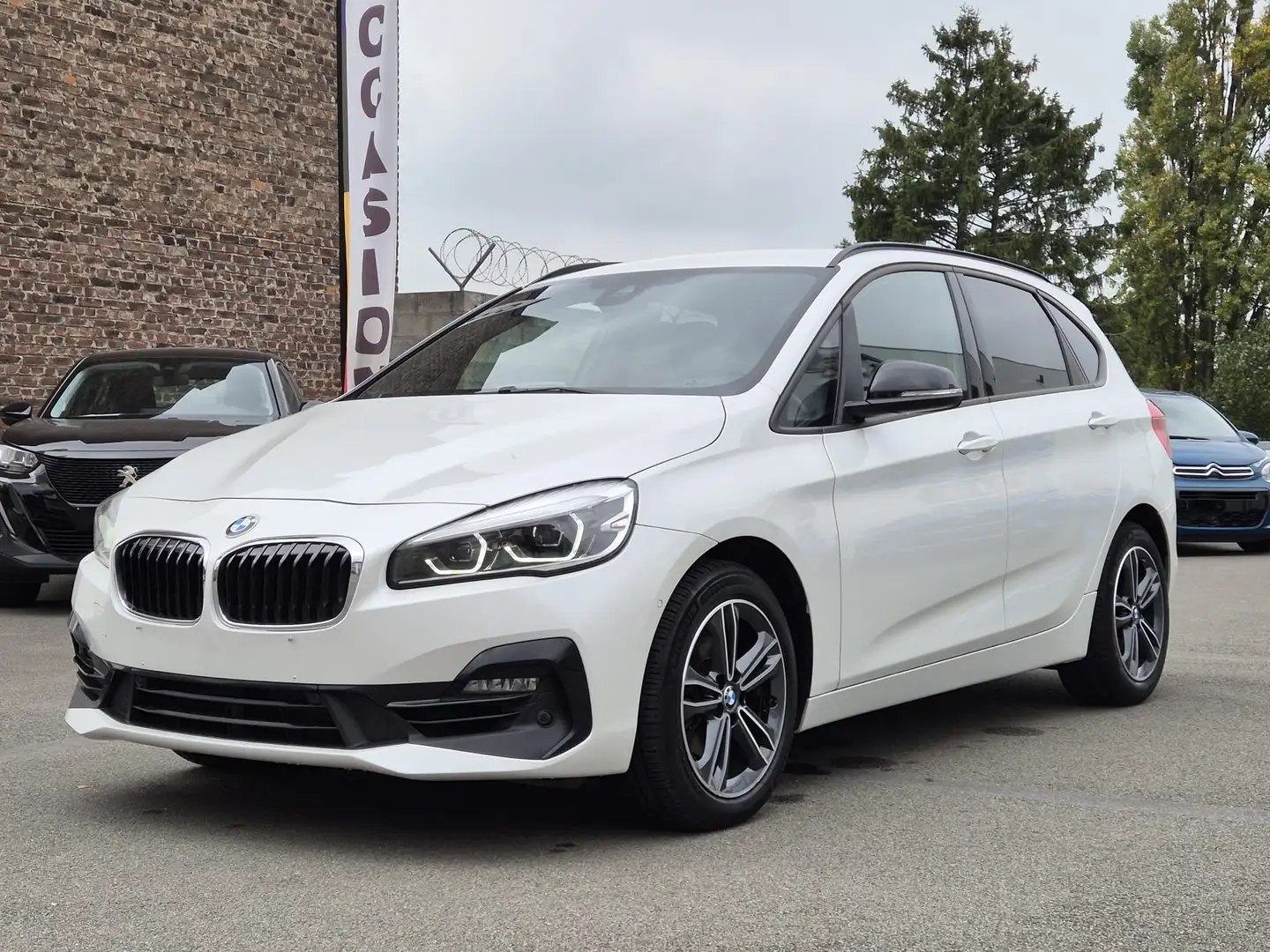 BMW 218 Active Tourer 218iA OPF ** BOITE AUTO ** Blanc - 1