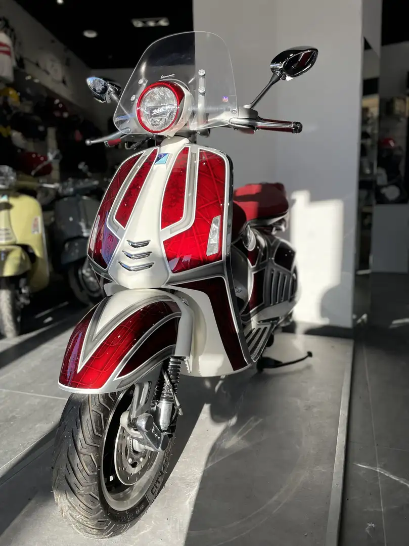 Vespa 946 Blanc - 1