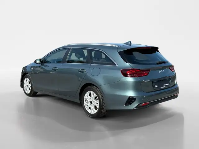 Kia Ceed view 4