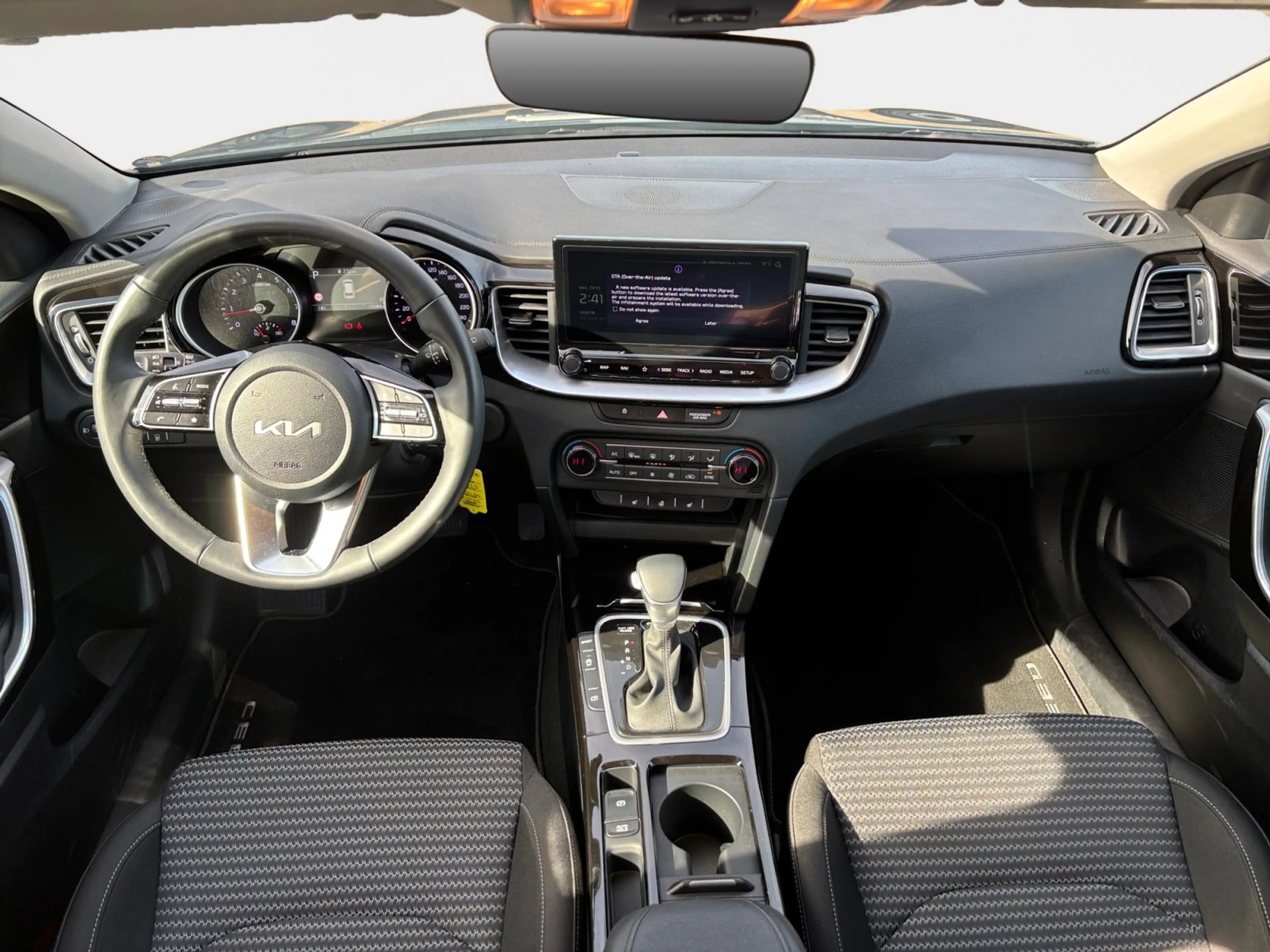 Kia Ceed SW / cee'd SW Ceed SW 1.5 Vision DCT+Navi+Kamera+2ZKlima+SCC — photo 9
