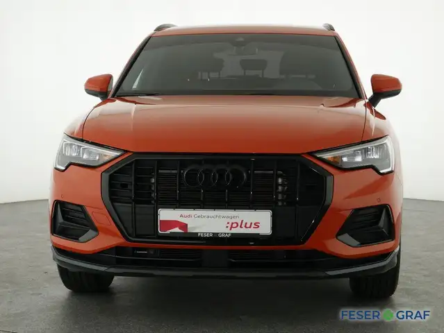 Audi Q3 view 13