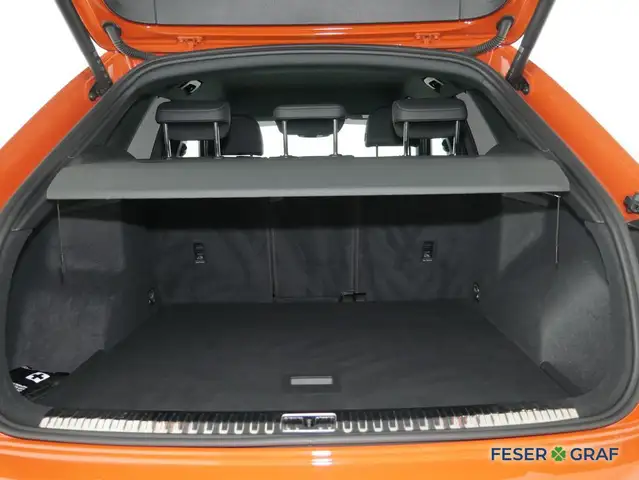 Audi Q3 view 12