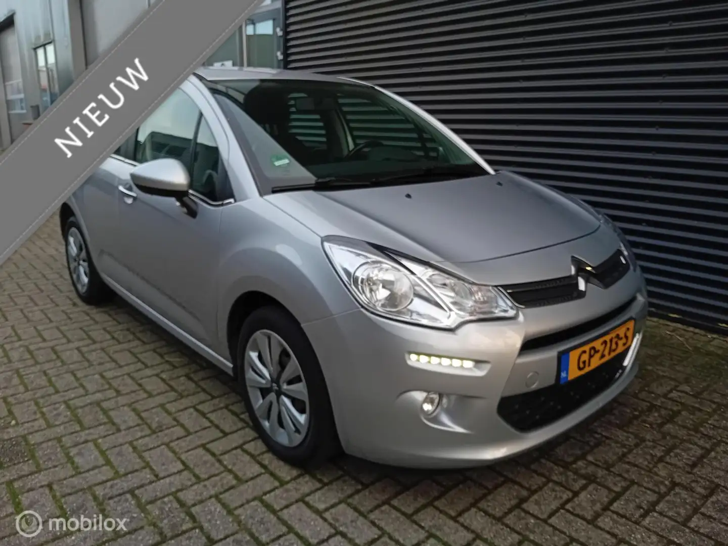 Citroen C3 1.2 PureTech Collection Climate, Cruise, Elektr. r Grijs - 2