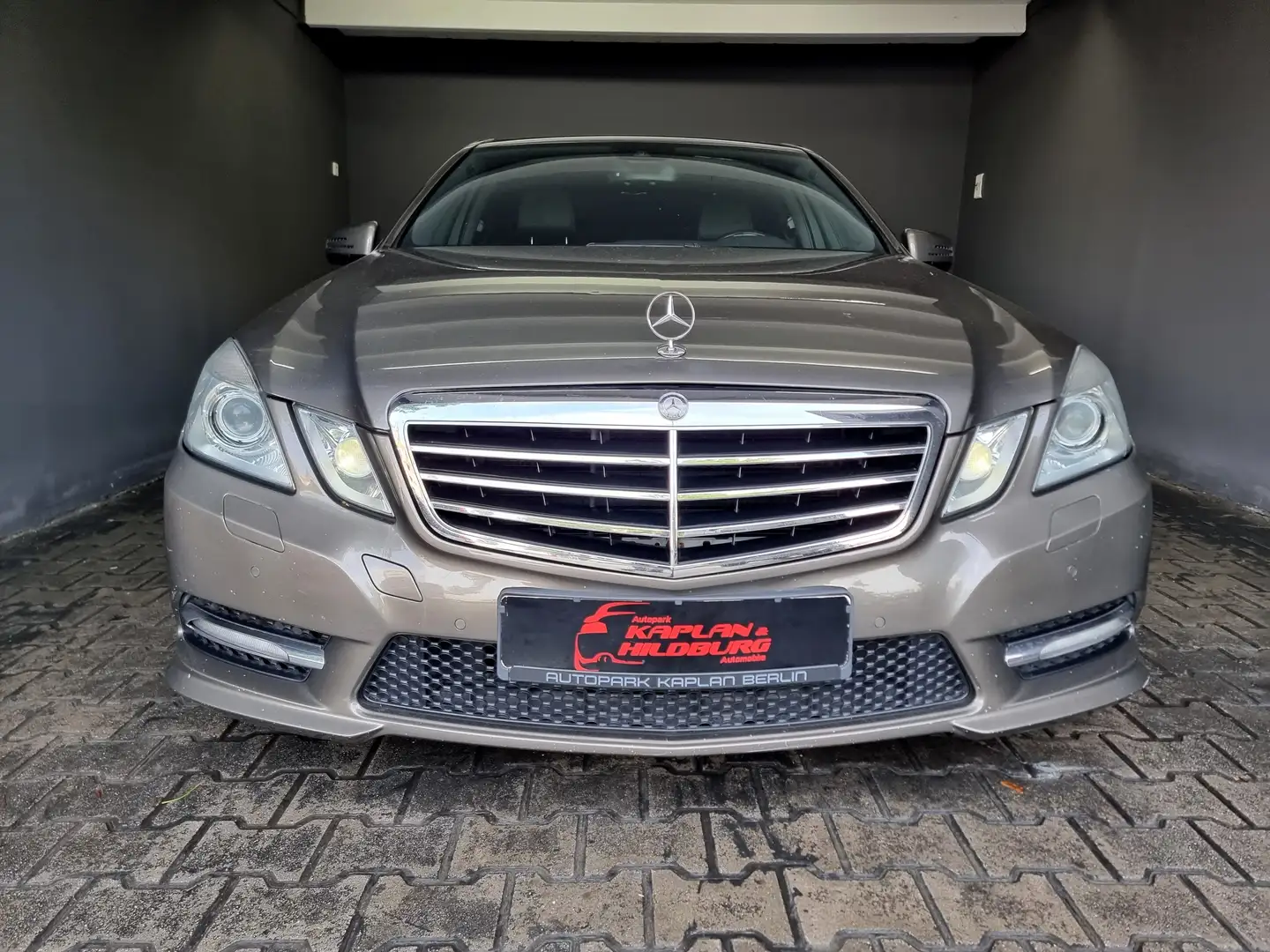 Mercedes-Benz E 220 CDI BE, AMG SPORT PAKET, e.DACH, BiXENON, STANDHZG Grau - 2