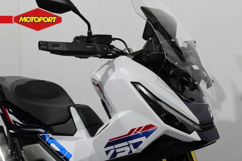Honda X-ADV 750 - foto 8