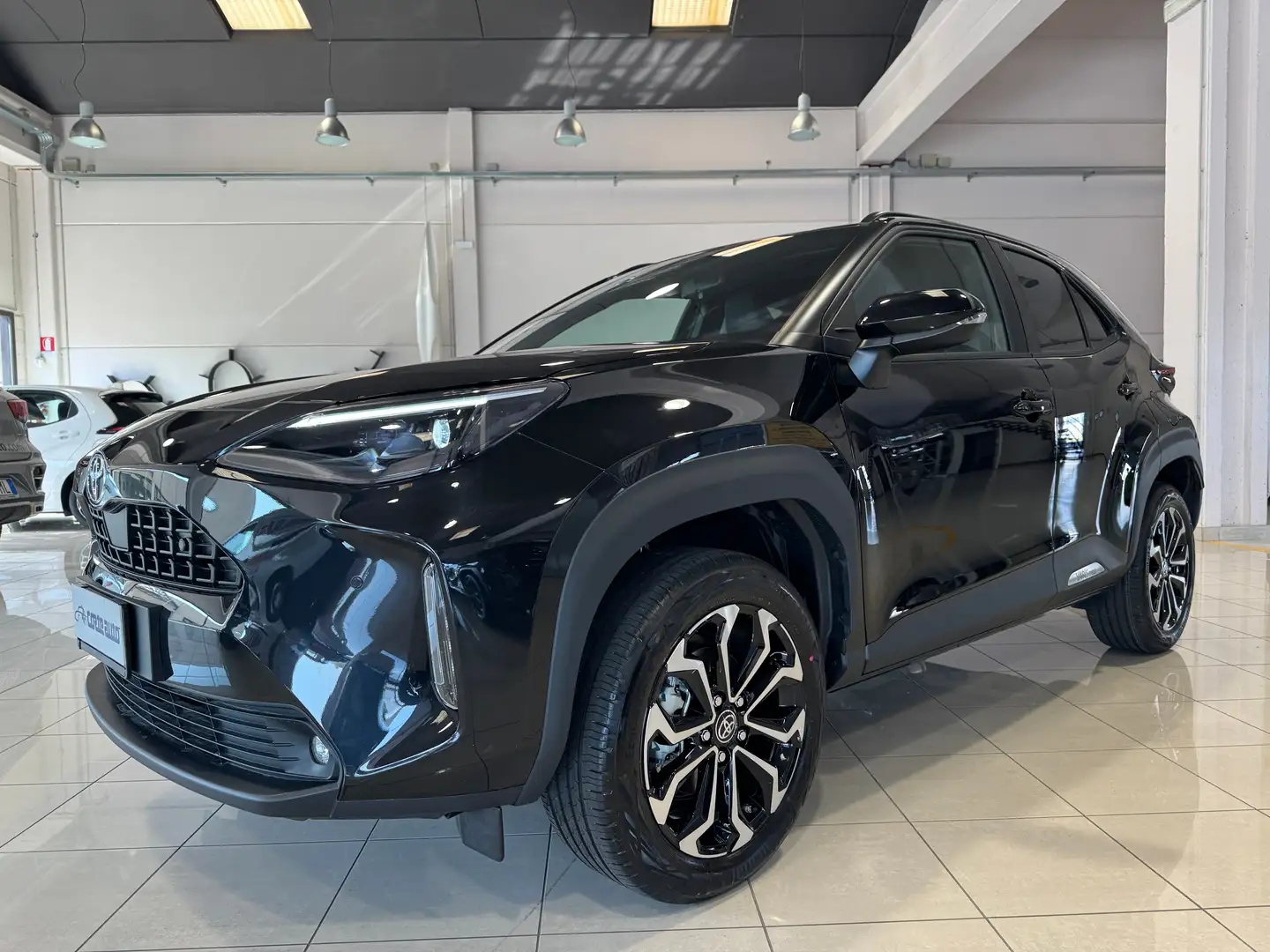 Toyota Yaris Cross 1.5 Hybrid 5p. E-CVT Trend NUOVO MODELLO KM ZERO Nero - 1