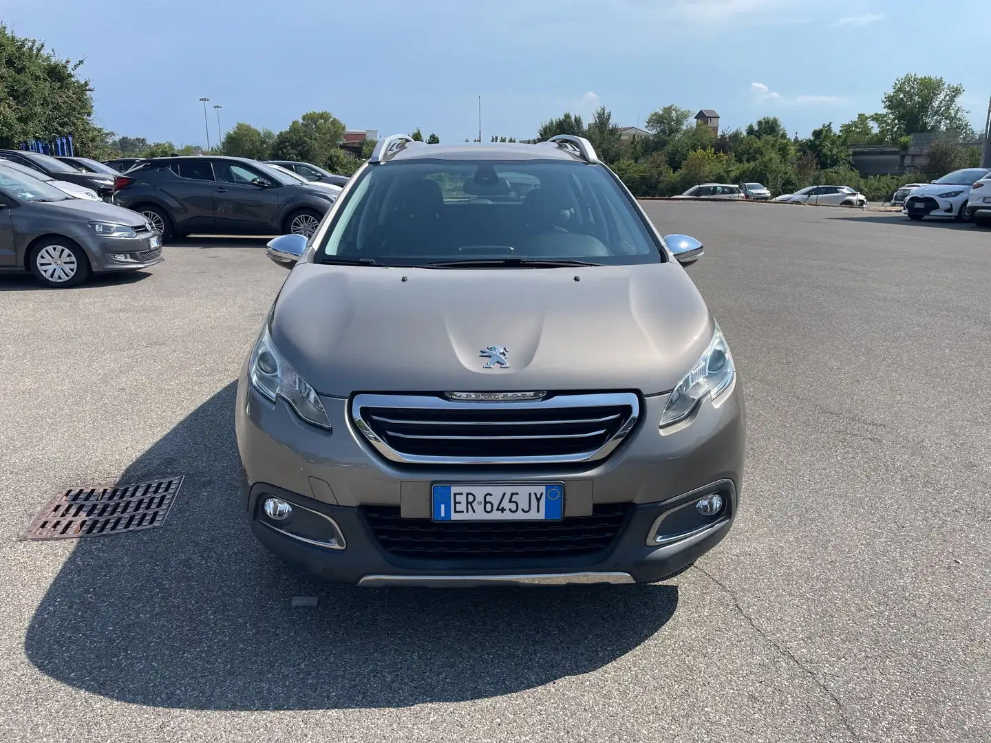 Peugeot 2008 1.2 VTi 82CV Allure Bronzo - 2