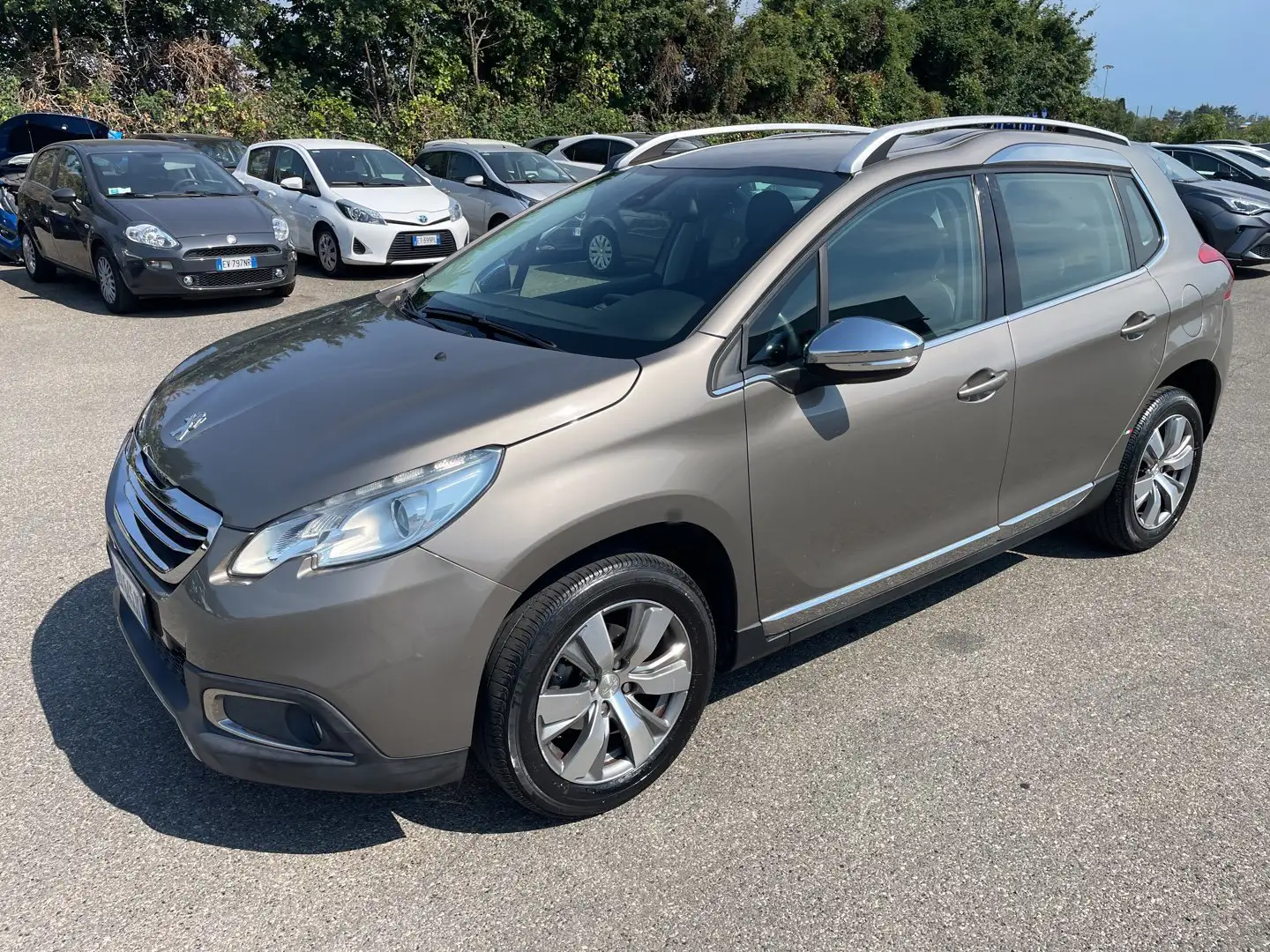 Peugeot 2008 1.2 VTi 82CV Allure Bronzo - 1
