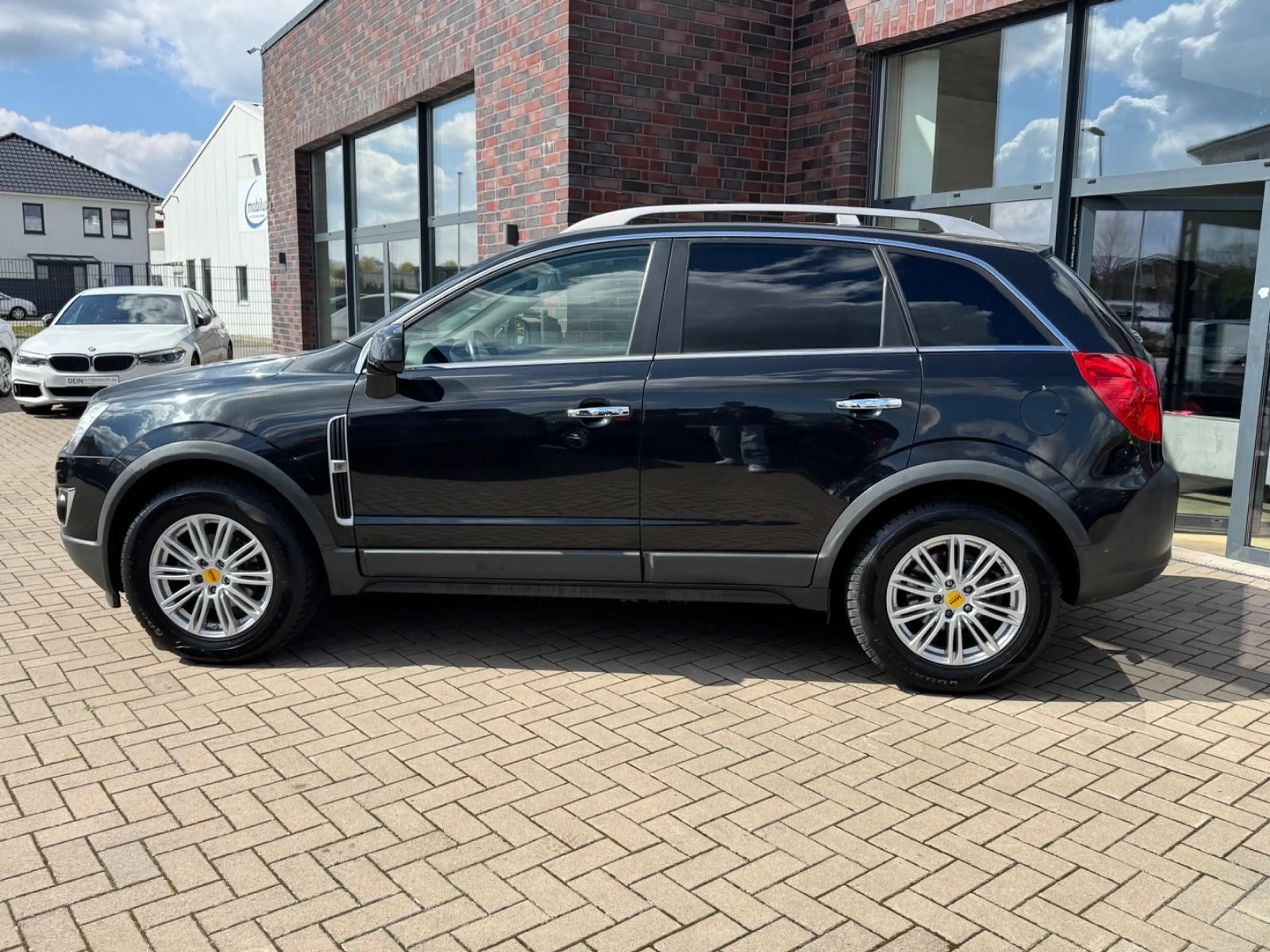 Opel Antara Cosmo 4x4 *AHK*Leder*Navi* — photo 2