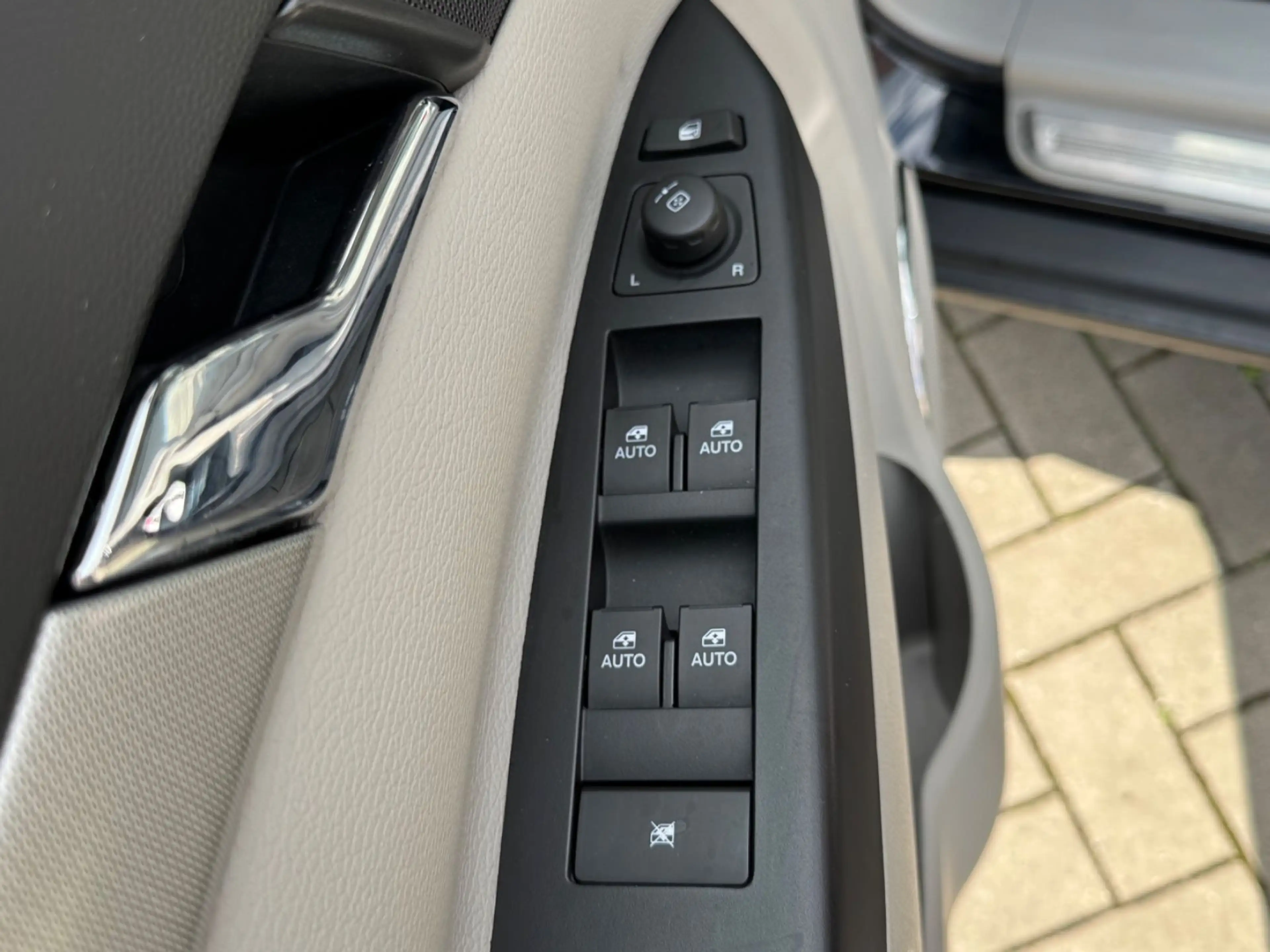 Opel Antara Cosmo 4x4 *AHK*Leder*Navi* — photo 12