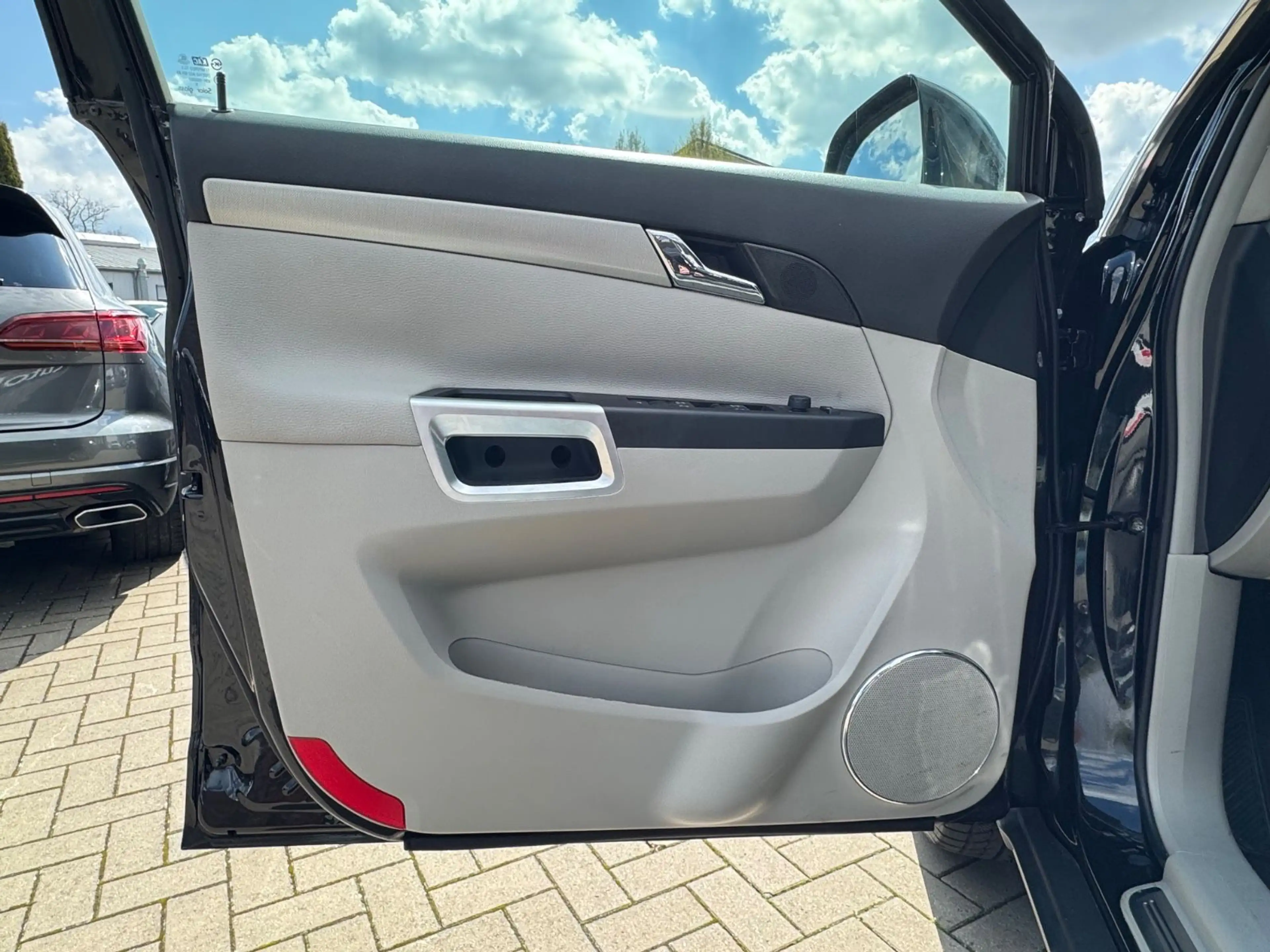 Opel Antara Cosmo 4x4 *AHK*Leder*Navi* — photo 11