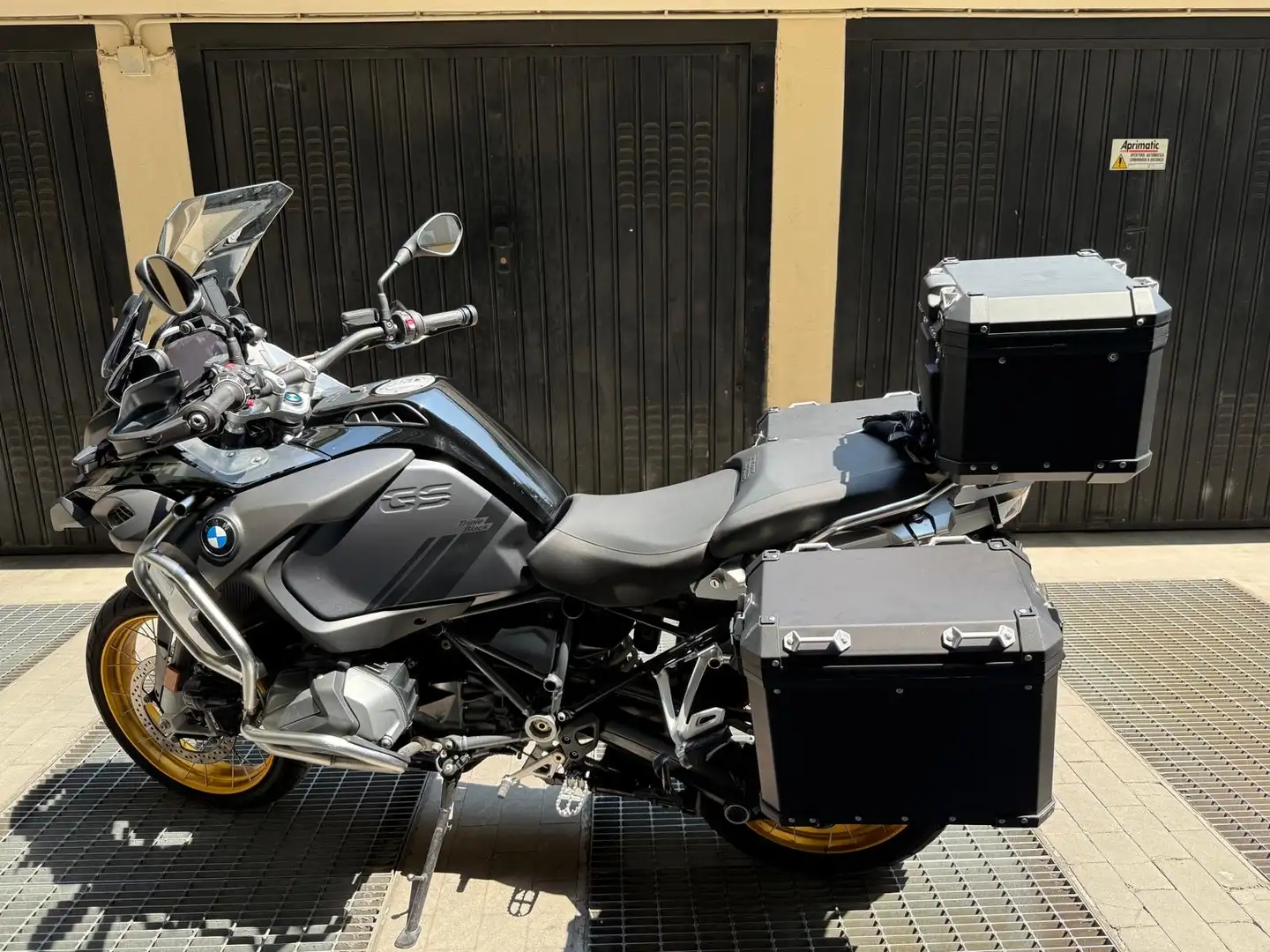 BMW R 1250 GS Adventure triple black Nero - 2