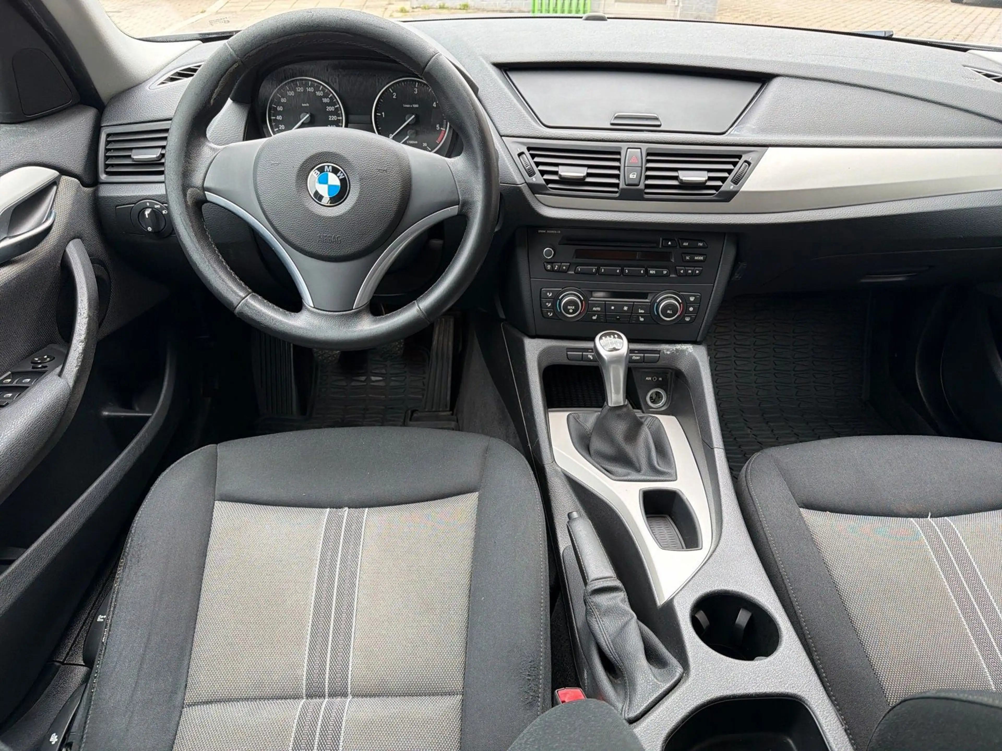 BMW X1 xDrive 18d  2 HAND/AHK/SHZ/8-FACH — photo 10