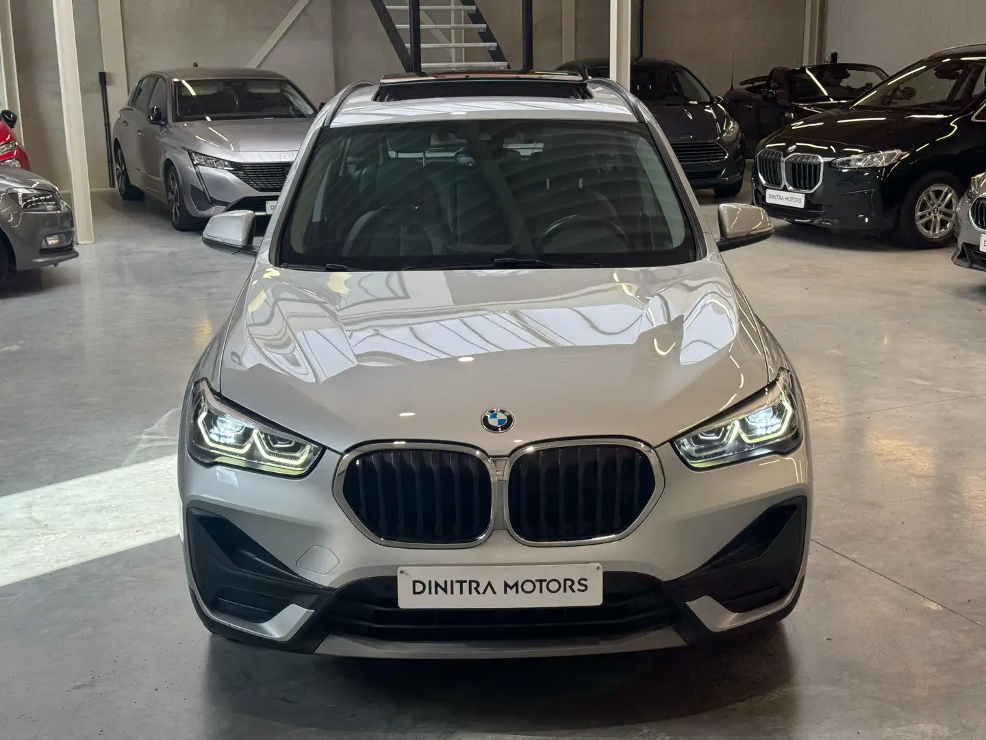 BMW X1 BMW X1 sDrive 16d - Pano/Camera/Carplay/LED/BTW Zilver - 2