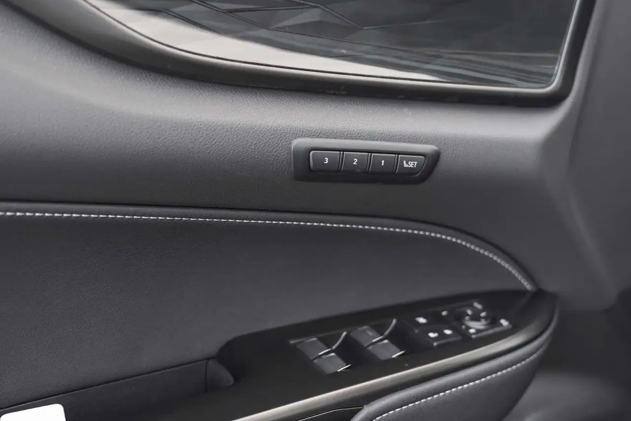 Lexus NX снимка Lexus NX