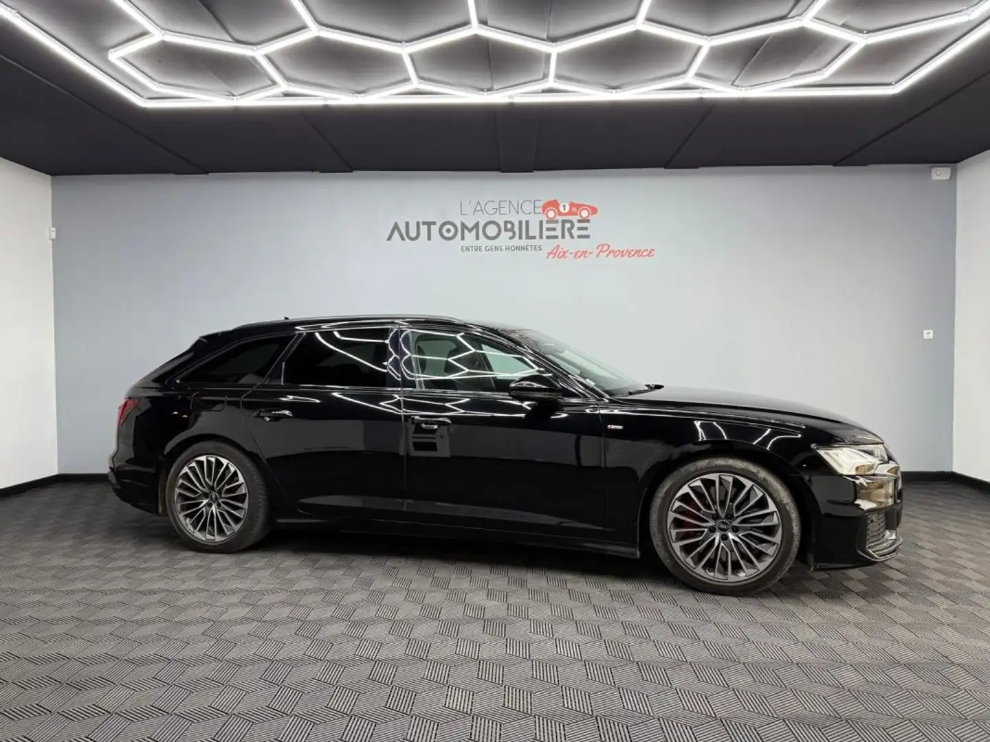 Audi A6 C8 55 TFSI e quattro 367 CV - SUIVI COMPLET Schwarz - 2