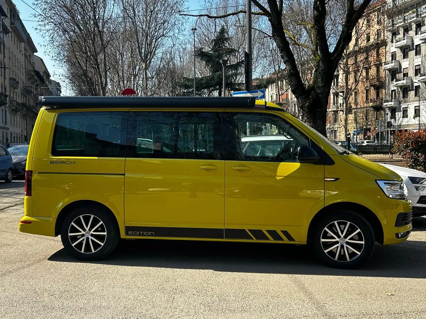 Volkswagen T6 California Beach Limited Edition Żółty - 2
