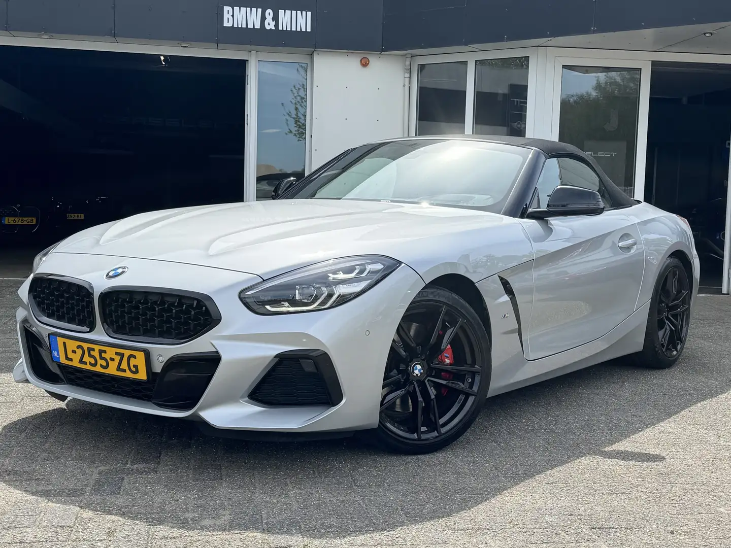 BMW Z4 Roadster sDrive30i M Sport, adaptieve Cruise Contr Grijs - 1