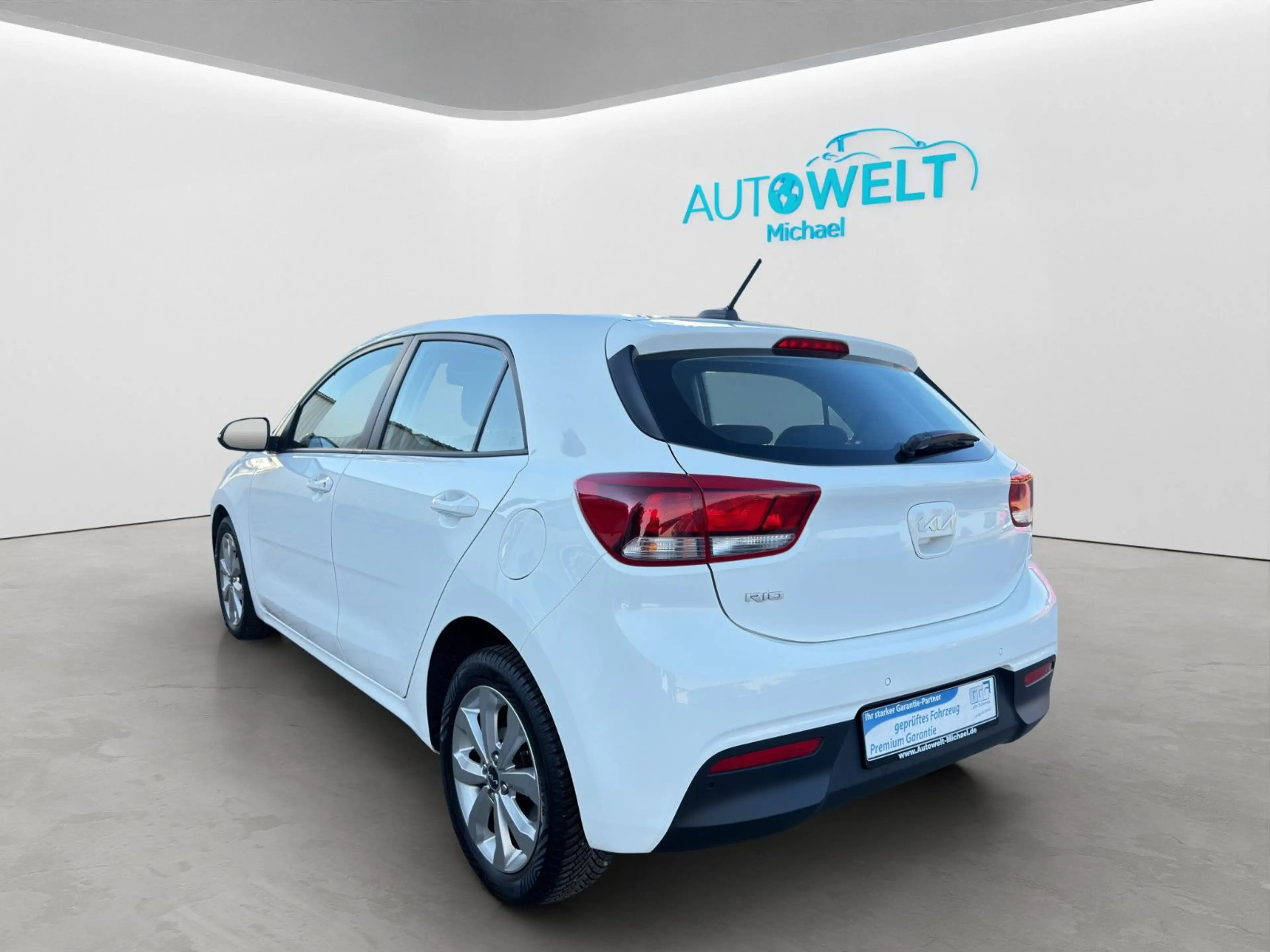 Kia Rio 1.2 84PS KLIMAAUT SITZH LED PDC GJR TÜV NEU — photo 7