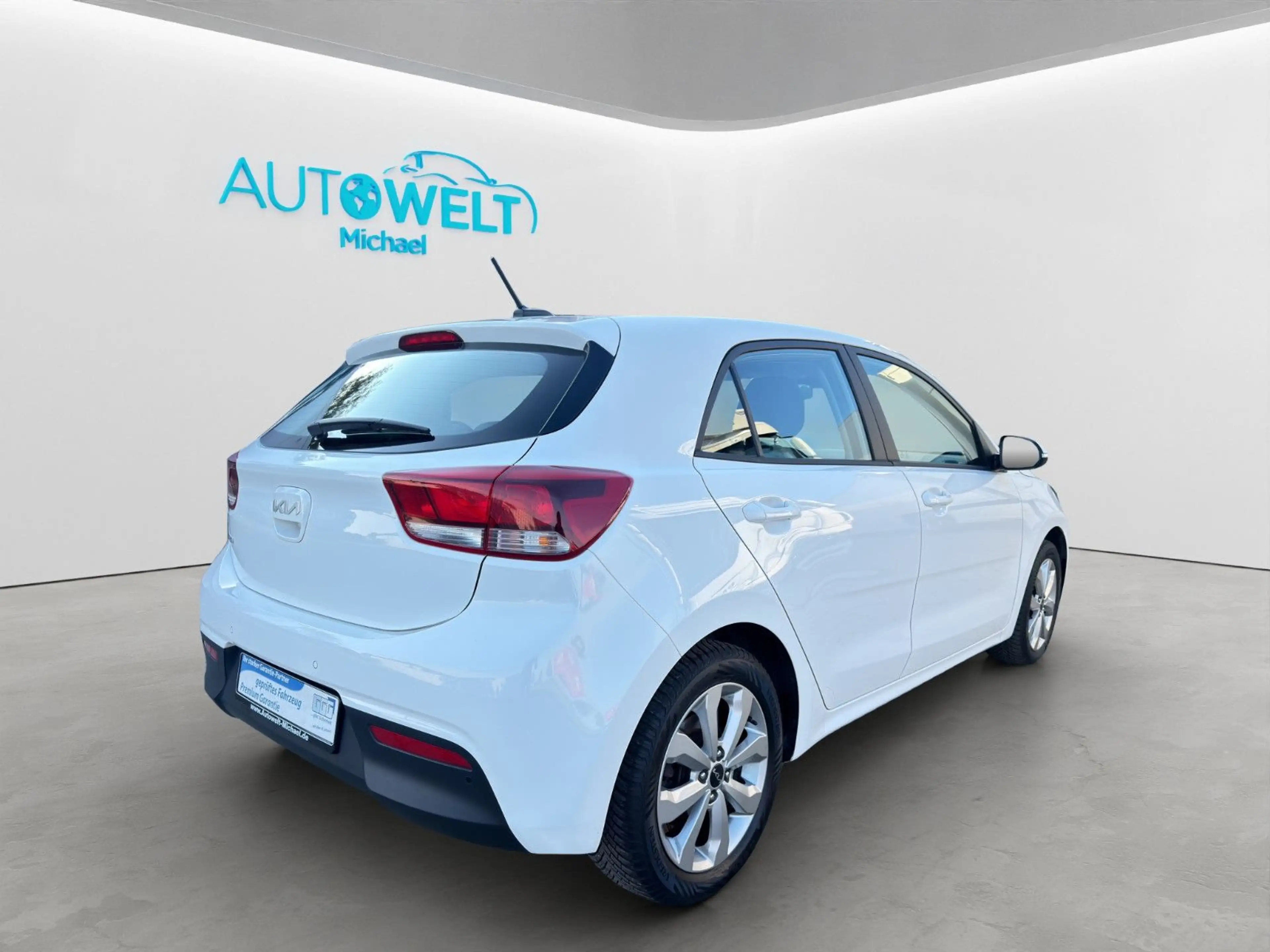 Kia Rio 1.2 84PS KLIMAAUT SITZH LED PDC GJR TÜV NEU — photo 5