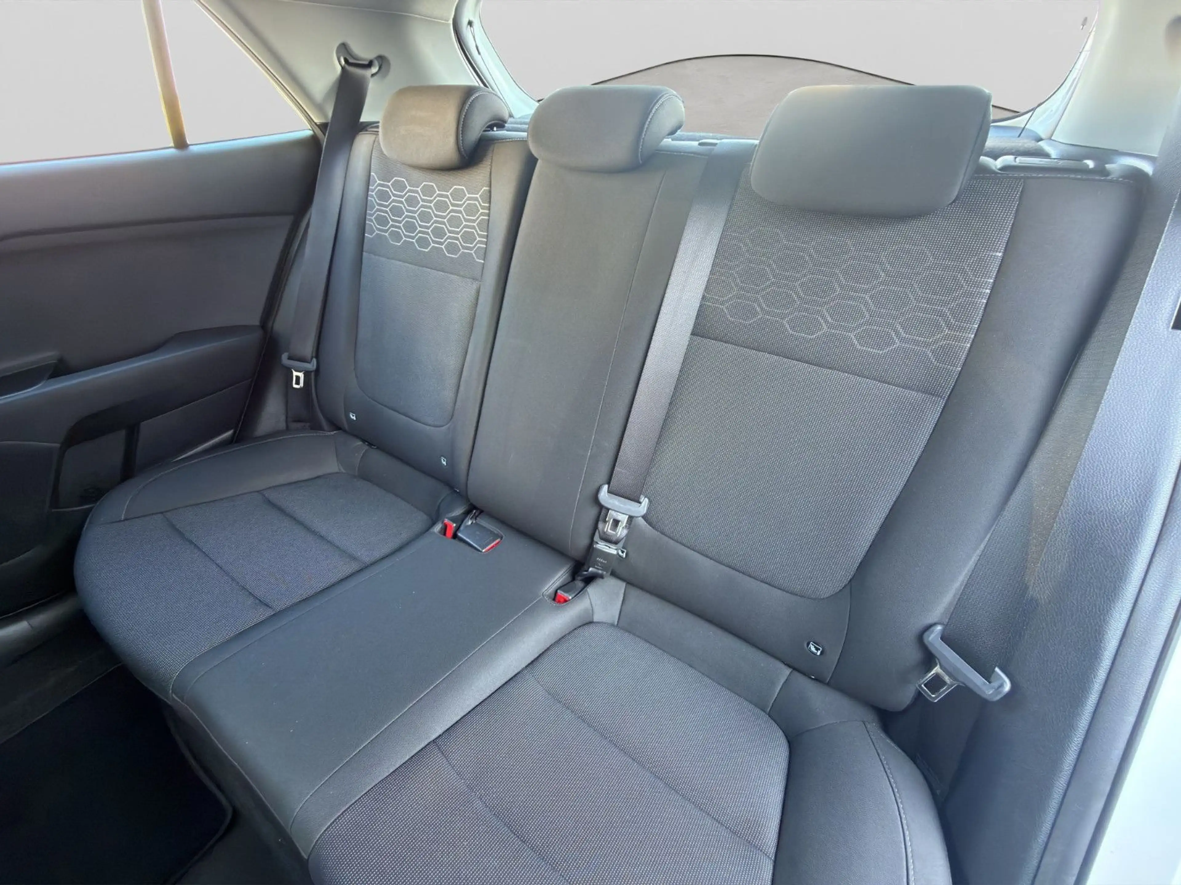 Kia Rio 1.2 84PS KLIMAAUT SITZH LED PDC GJR TÜV NEU — photo 13