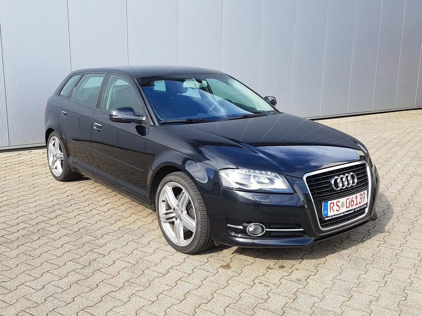 Audi A3 1.8 TFSI Sportback S tronic line Sportpaket Zwart - 1