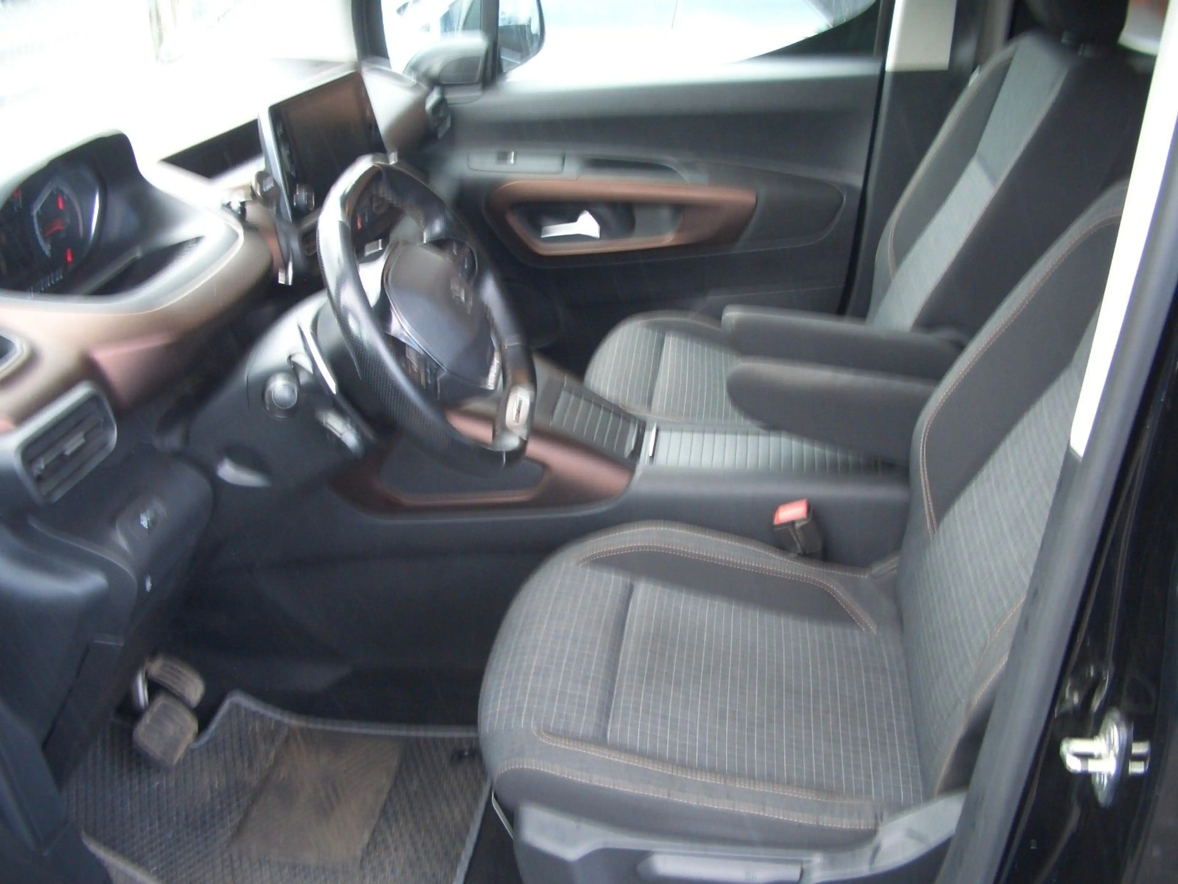 Peugeot Rifter Allure L1 GT LINE — photo 6