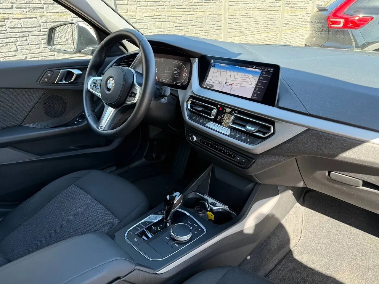BMW 118 i Automaat "Navigatie/LED/Apple carplay", миниатюра 7