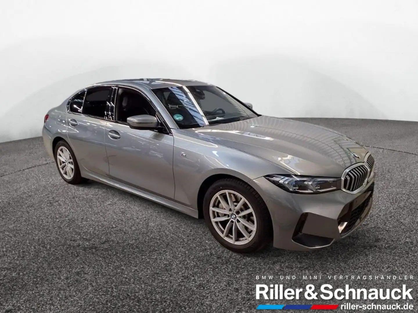 BMW 330 i xDrive M Sport AHK+HUD+ACC+360°KAM Grau - 2