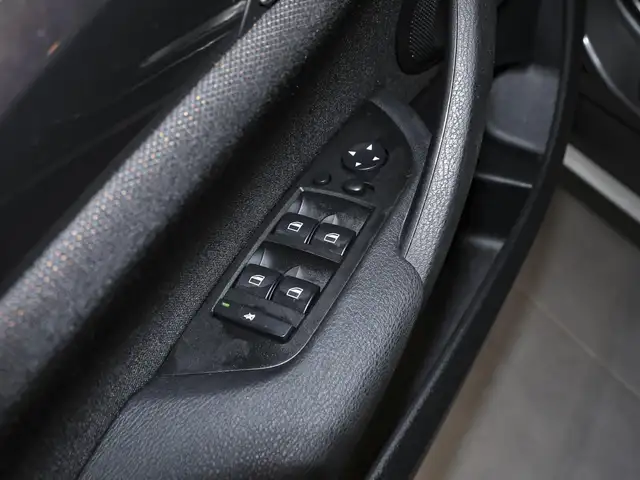 BMW X1 view 8